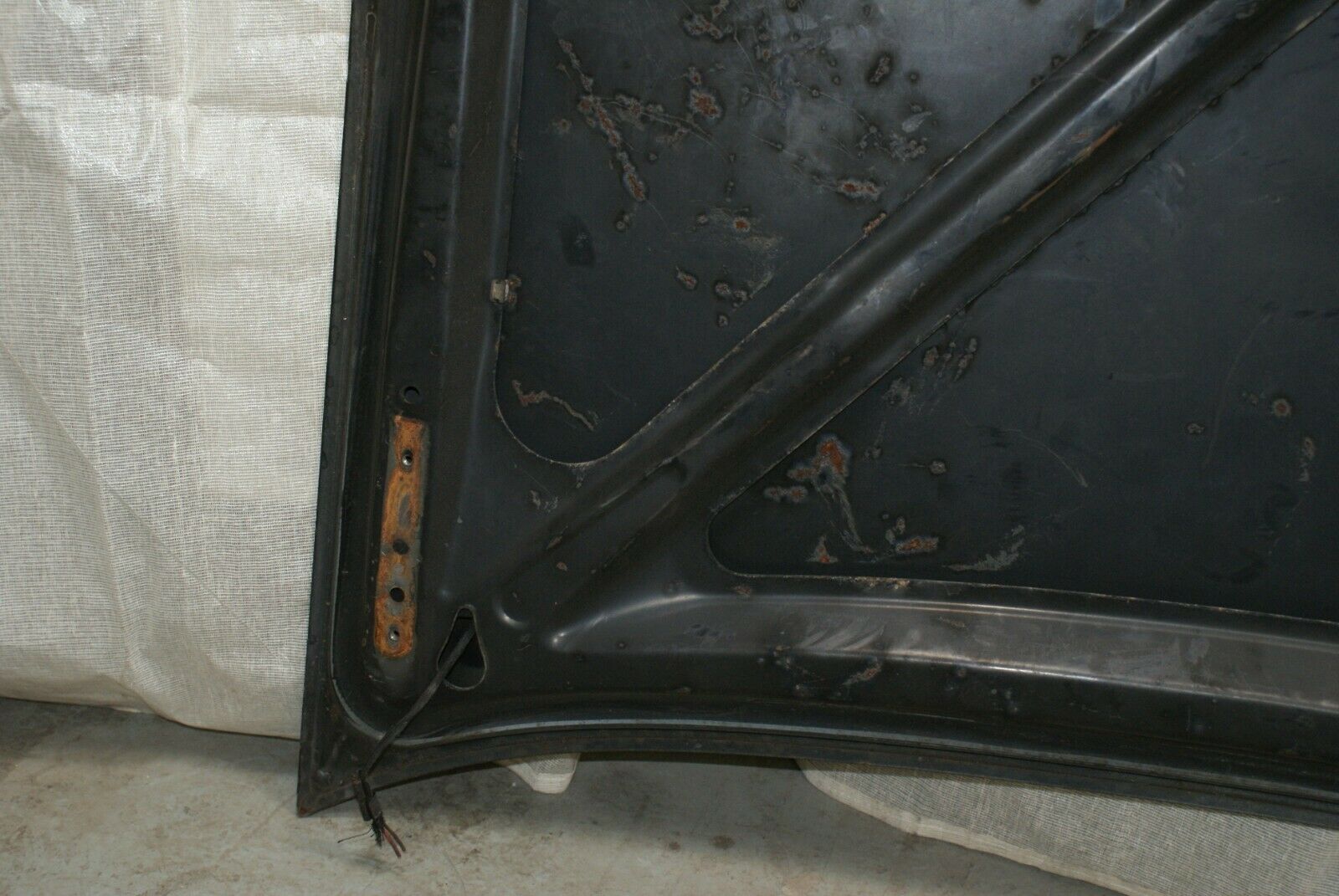 3238 Mercedes-Benz W115 220D Boot Lid Trunk Door