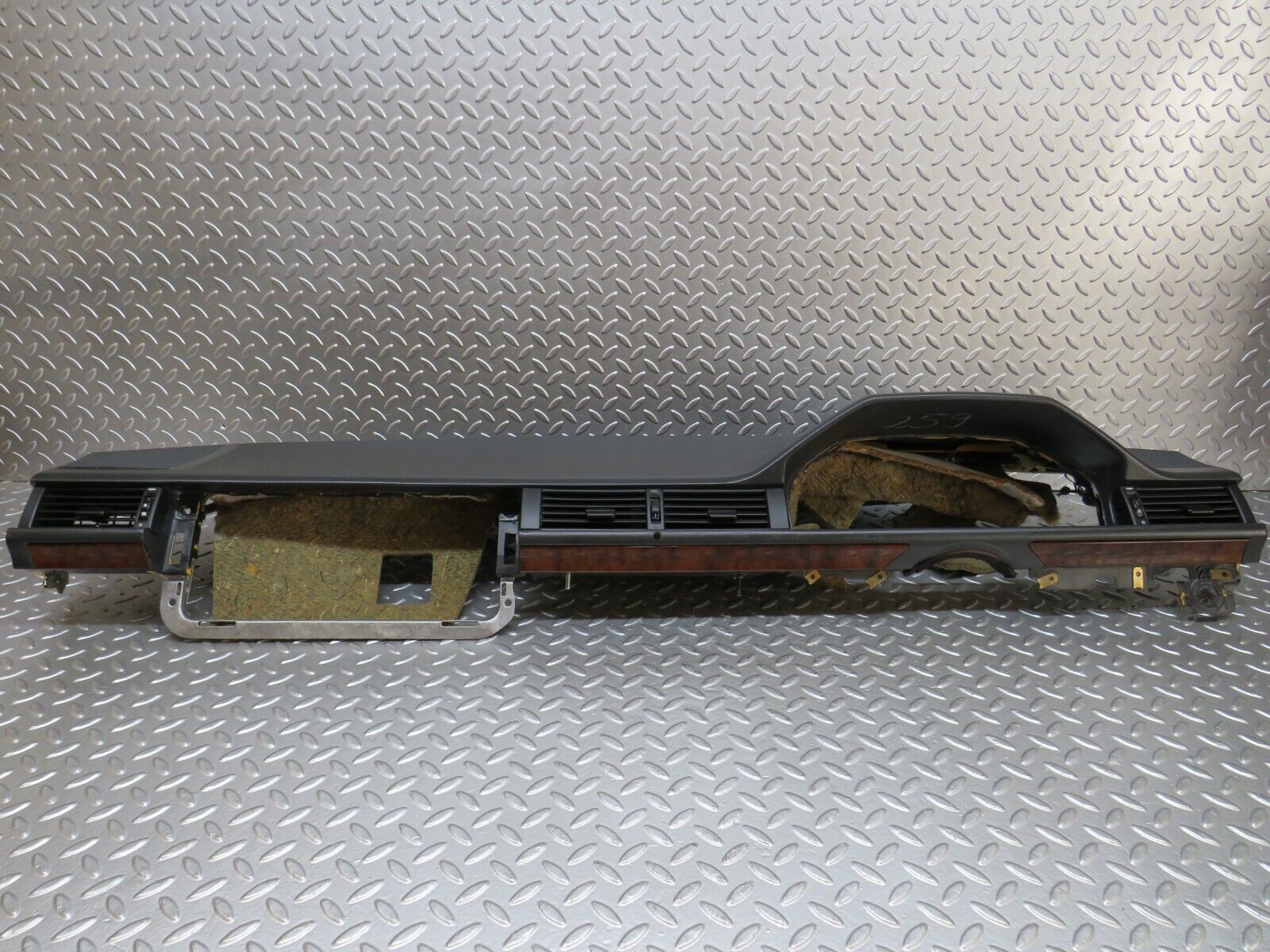 25962 Mercedes-Benz W124 280E Dashboard Black