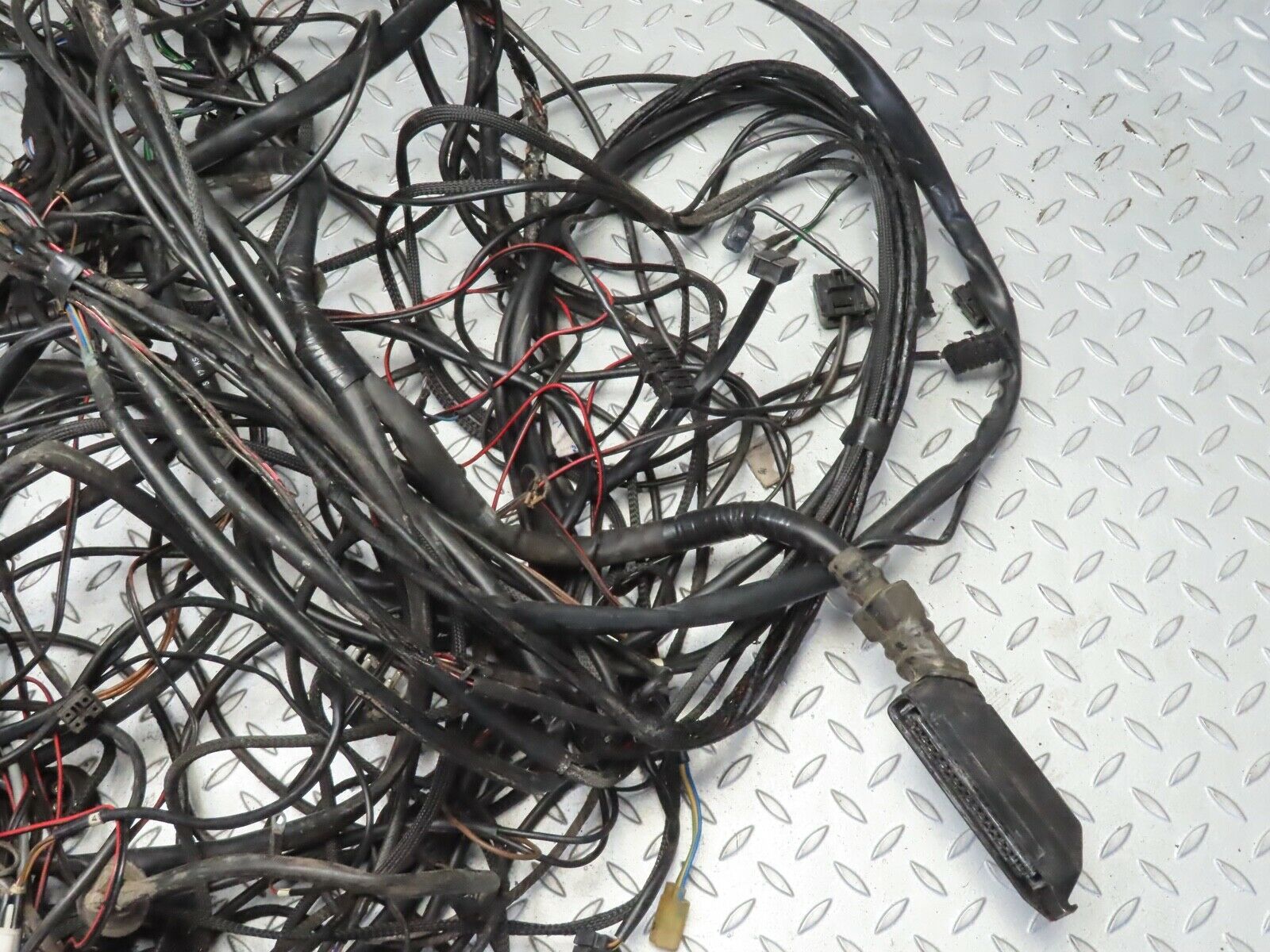 21647 Mercedes-Benz W126 300SE Engine Chassis Body Wire Wiring Harness