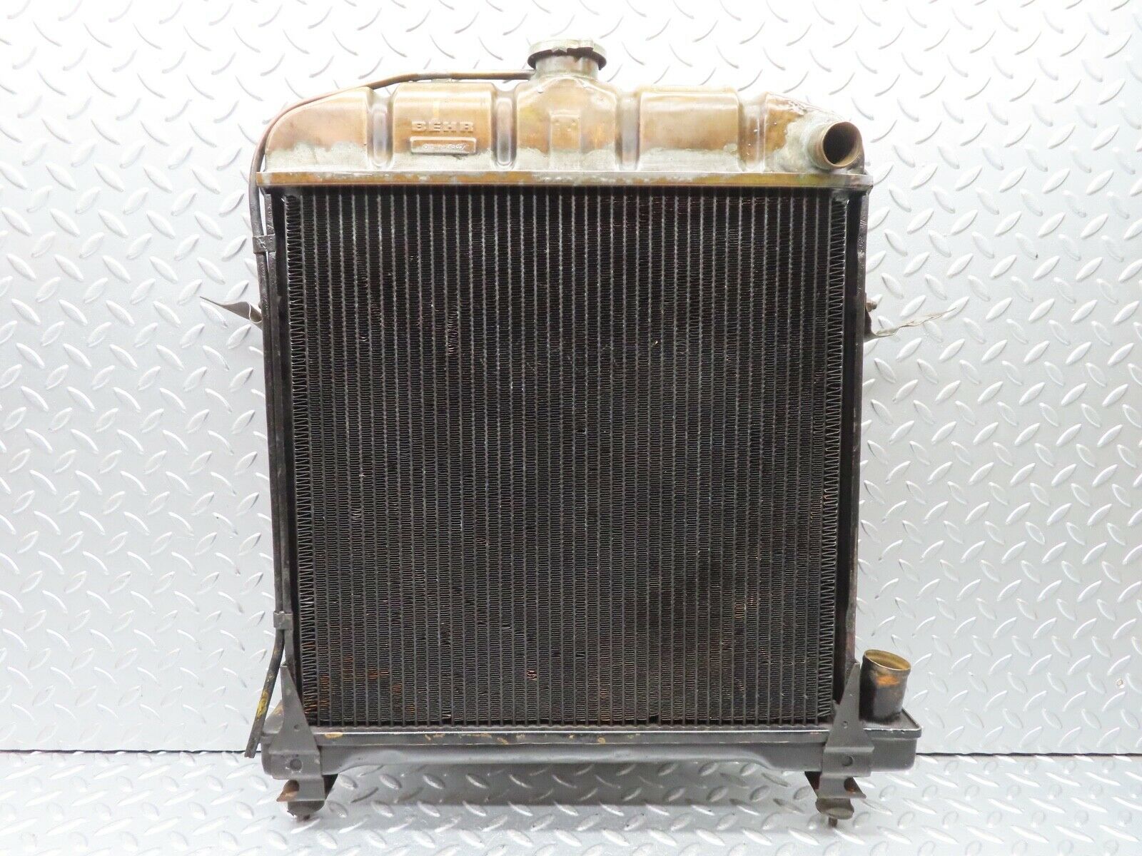 18871 Mercedes-Benz W121 190b Ponton Radiator Behr