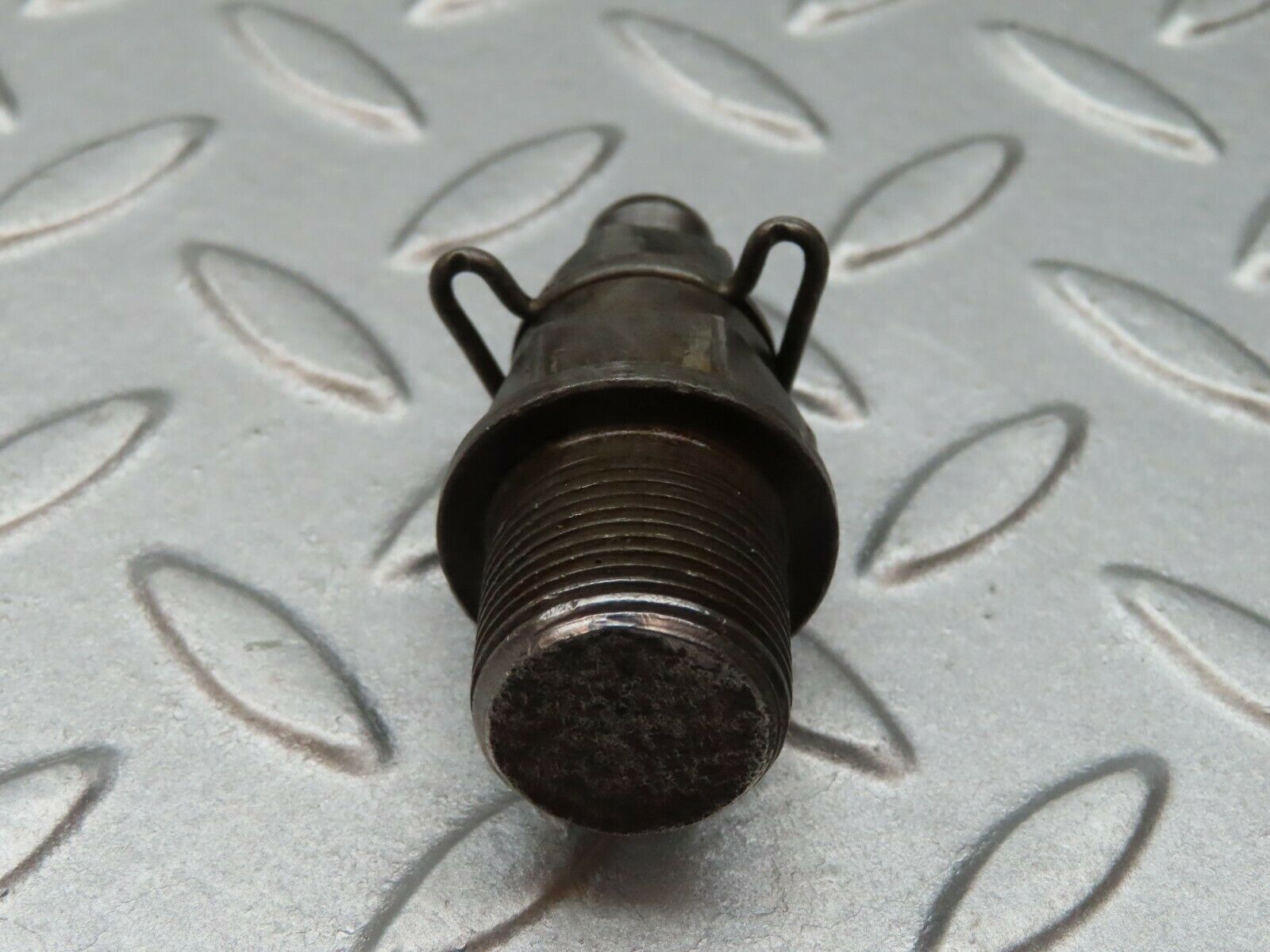 3547 Mercedes-Benz W108 280SE Ball Studs For Rocker Arm Mounting (Timing)