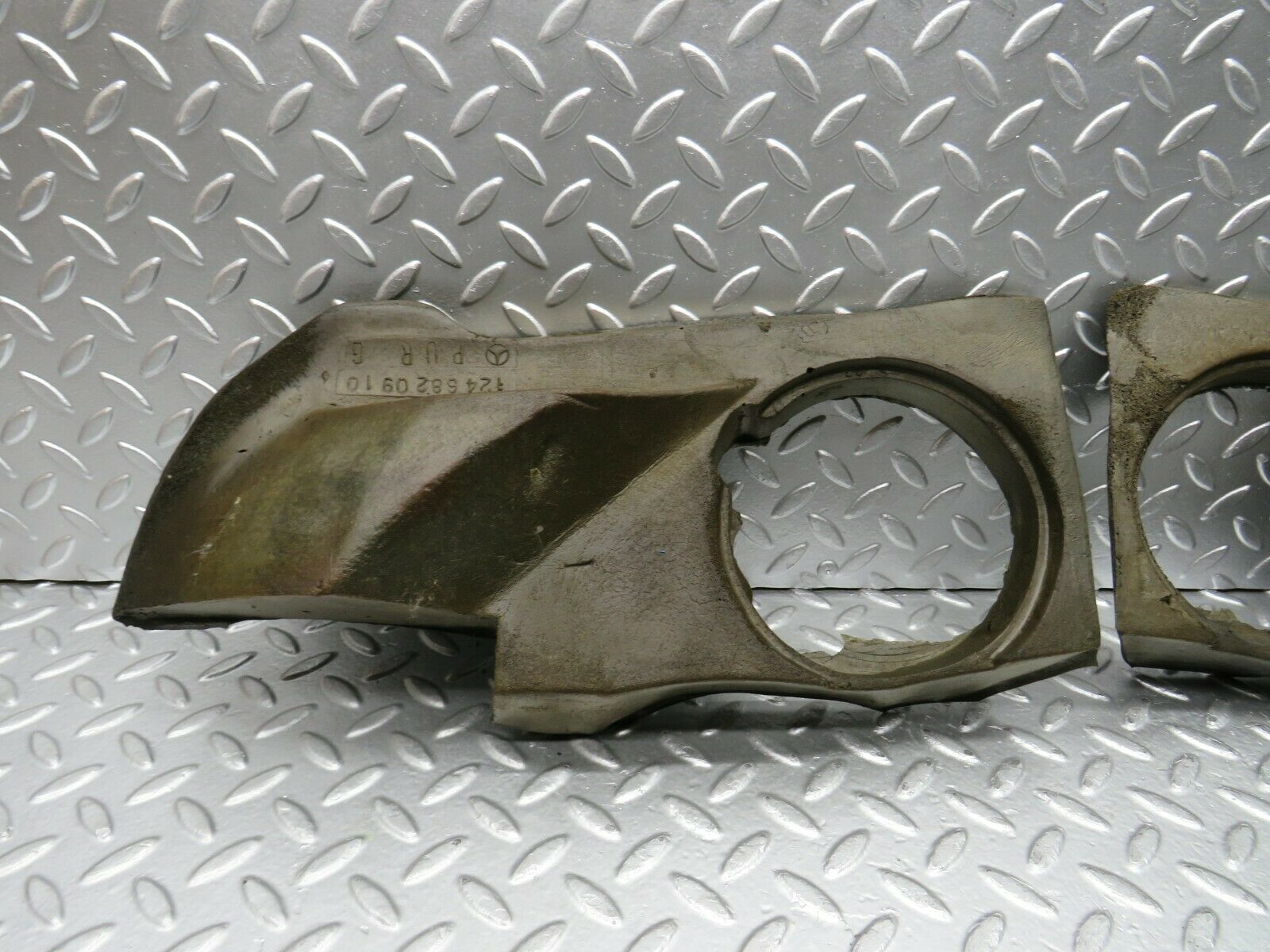 22501 Mercedes-Benz C124 E220 Coupe Parcel Shelf Speaker Insulation 1246820910