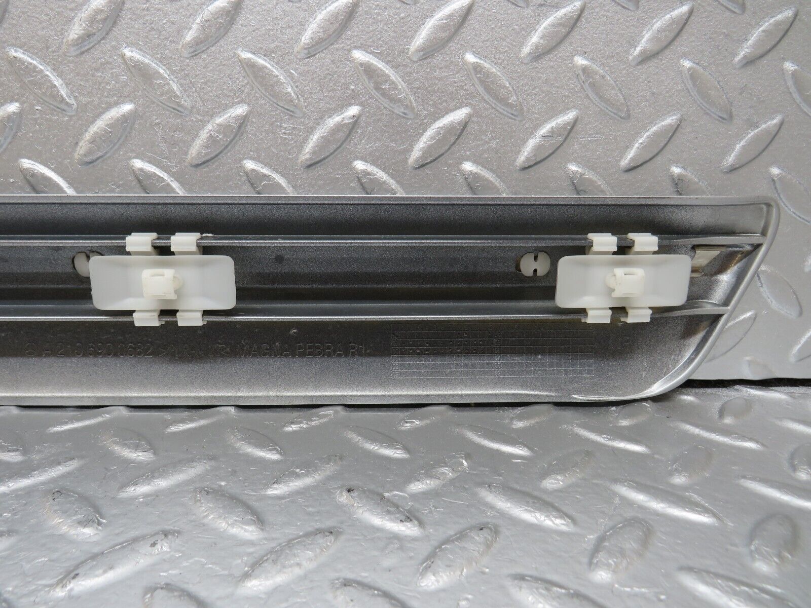 34715 Mercedes-Benz W210 320E Rear Right Door Centre Moulding Trim 2106900682