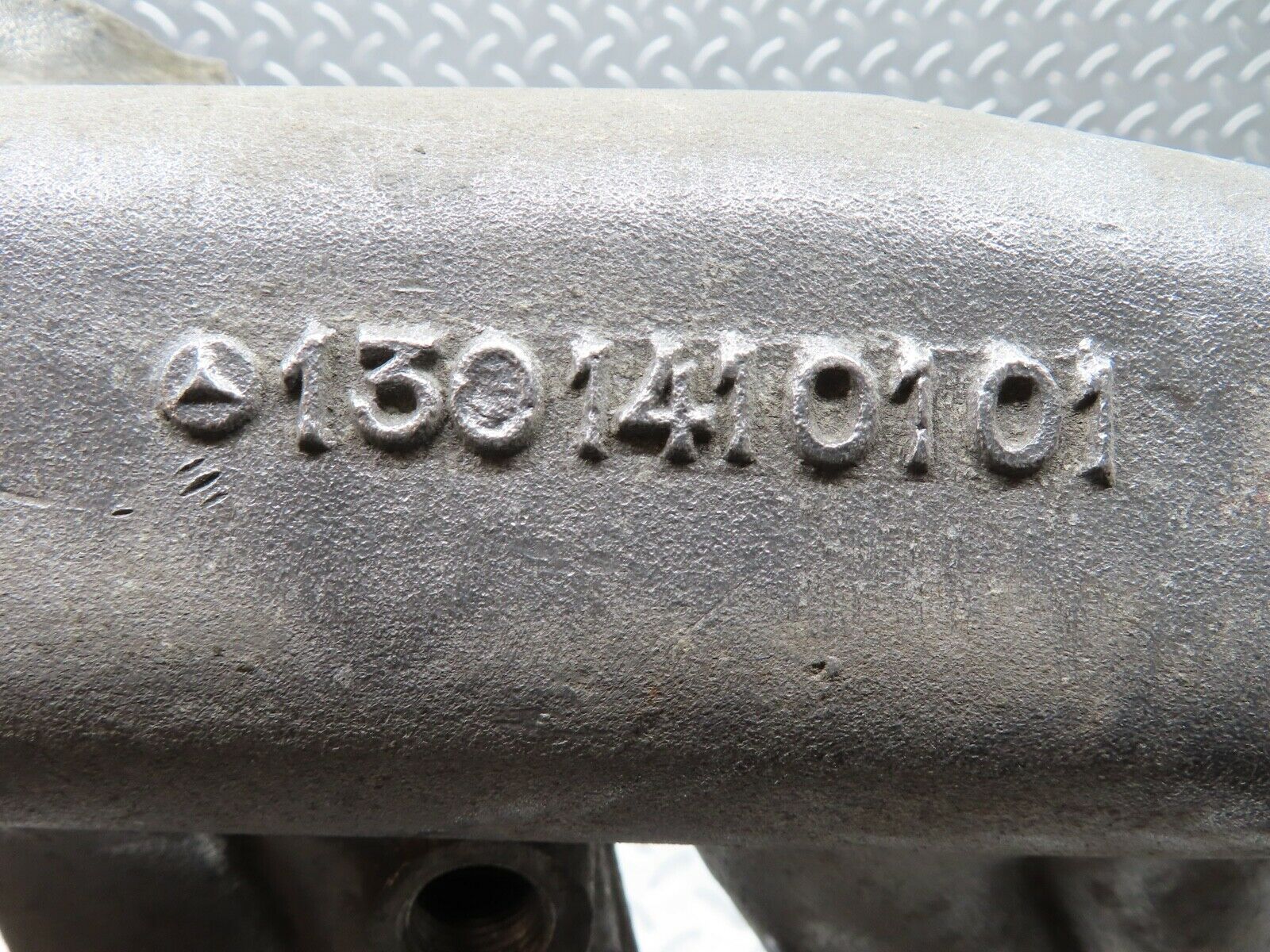 20879 Mercedes-Benz W114 250CE Coupe Intake Manifold 1301410101