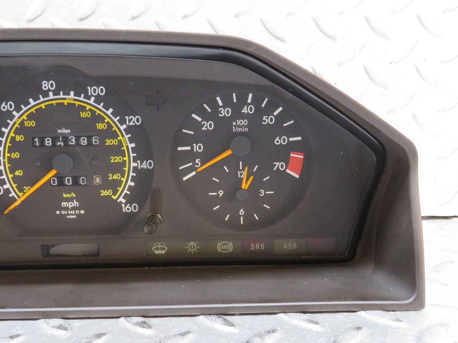 29204 Mercedes-Benz C124 320CE Coupe Instrument Cluster ASR 1244405447