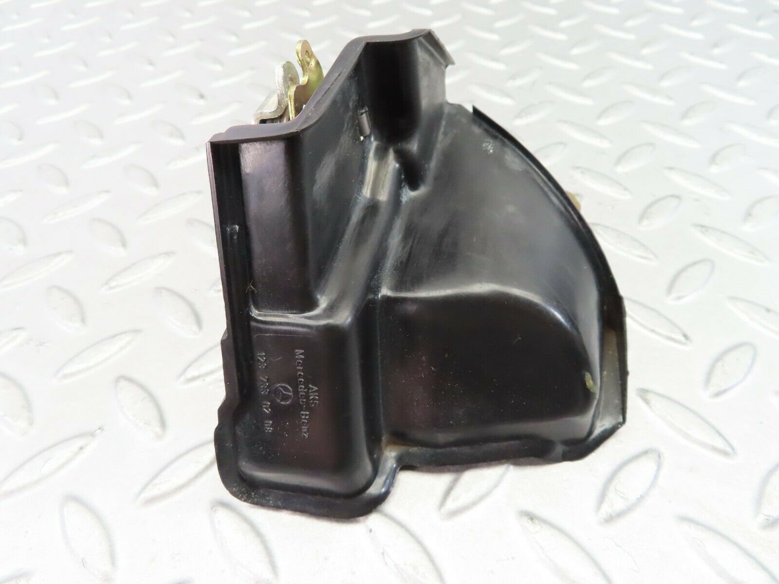7701 Mercedes-Benz S123 230TE Wagon Rear Right Door Lock Mechanism 1237330208