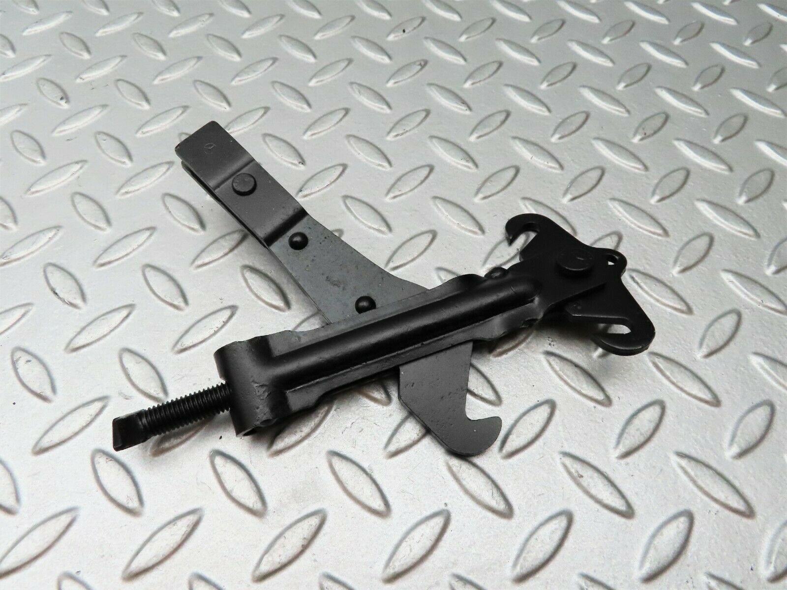 4255 Mercedes-Benz V123 240D LWB Handbrake Adjusting Handbrake Regulator