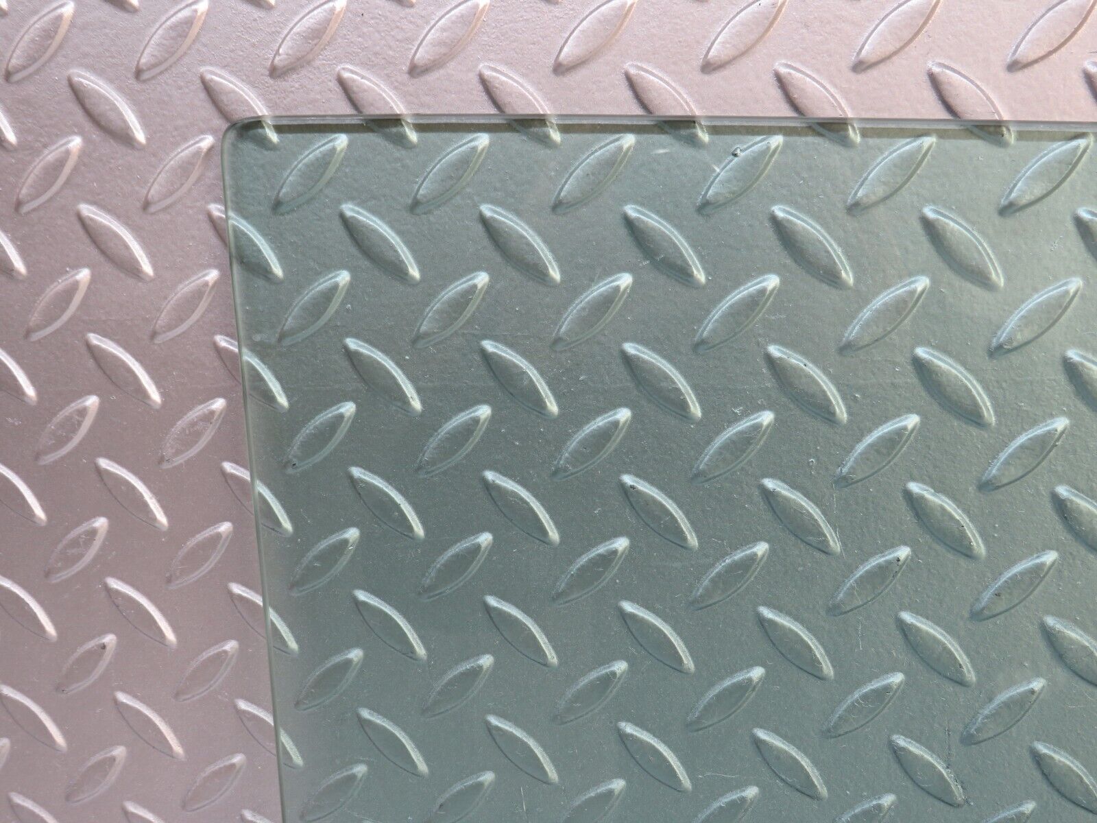 37514 Mercedes-Benz W109 300SEL Front Left Door Window Glass