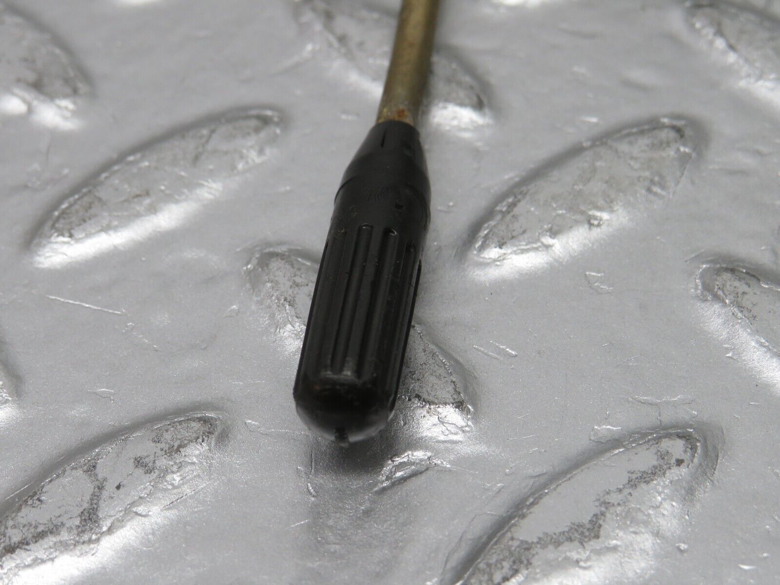 31400 Mercedes-Benz S124 220TE Wagon Rear Door Lock Knob Pair