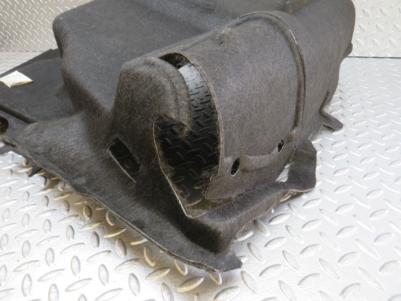 33213 Mercedes-Benz W202 C180 Trunk Boot Panel Cover Right Grey 2026932891