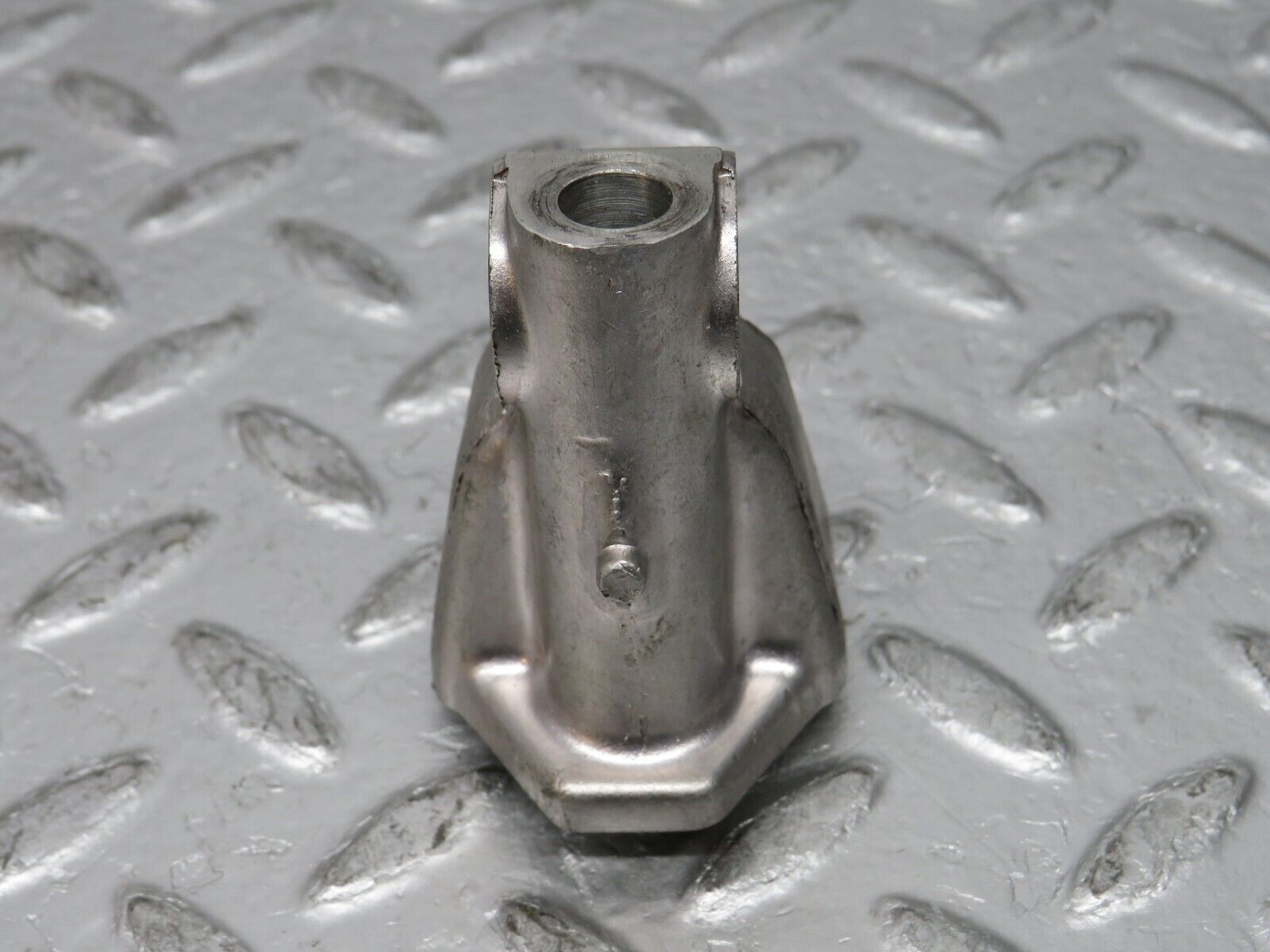 0279 Mercedes-Benz W123 220D Rocker Arm Support 6150550110