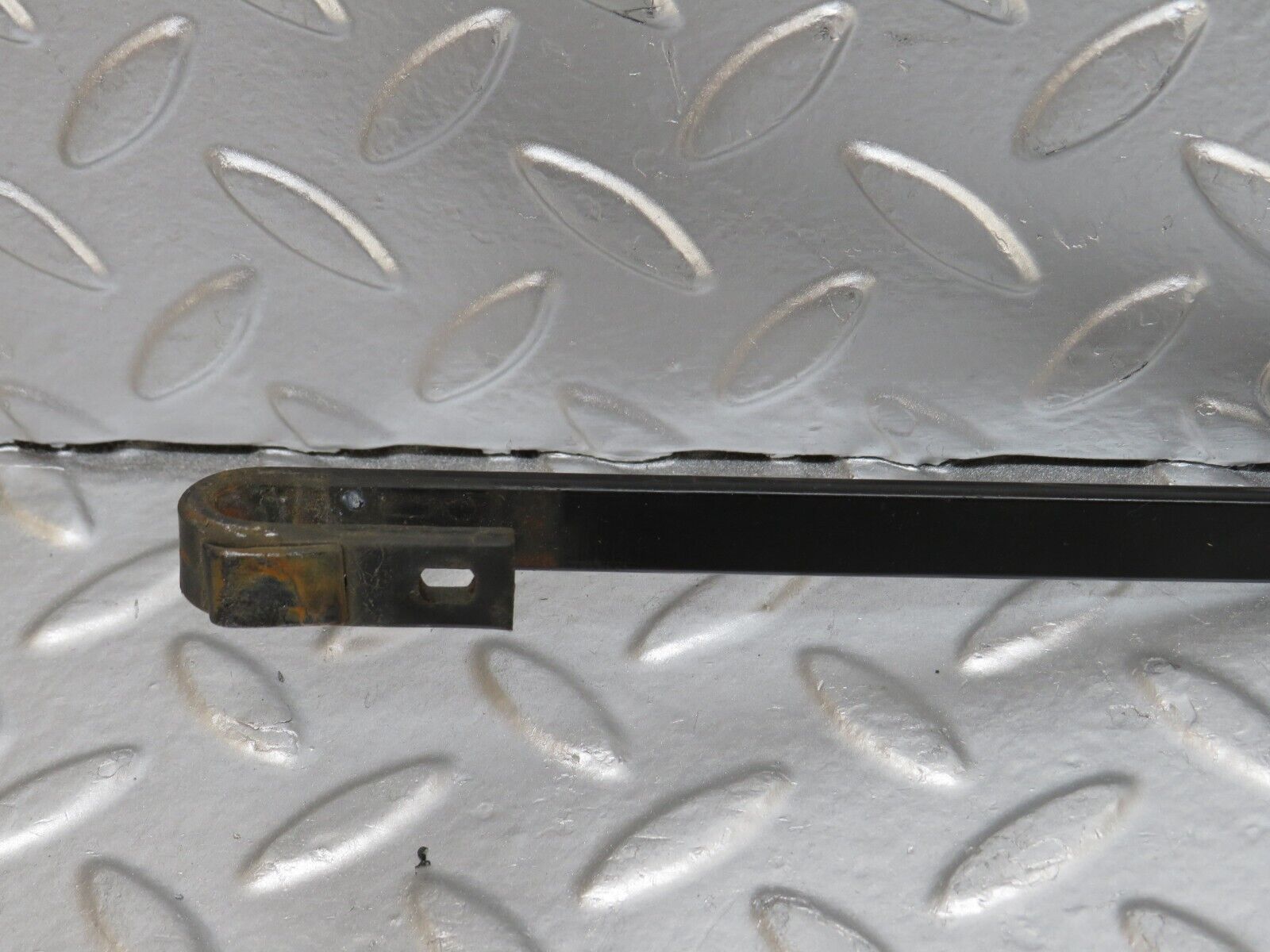 24924 Mercedes-Benz W140 S320 Wiper Arm Bosch Left Side