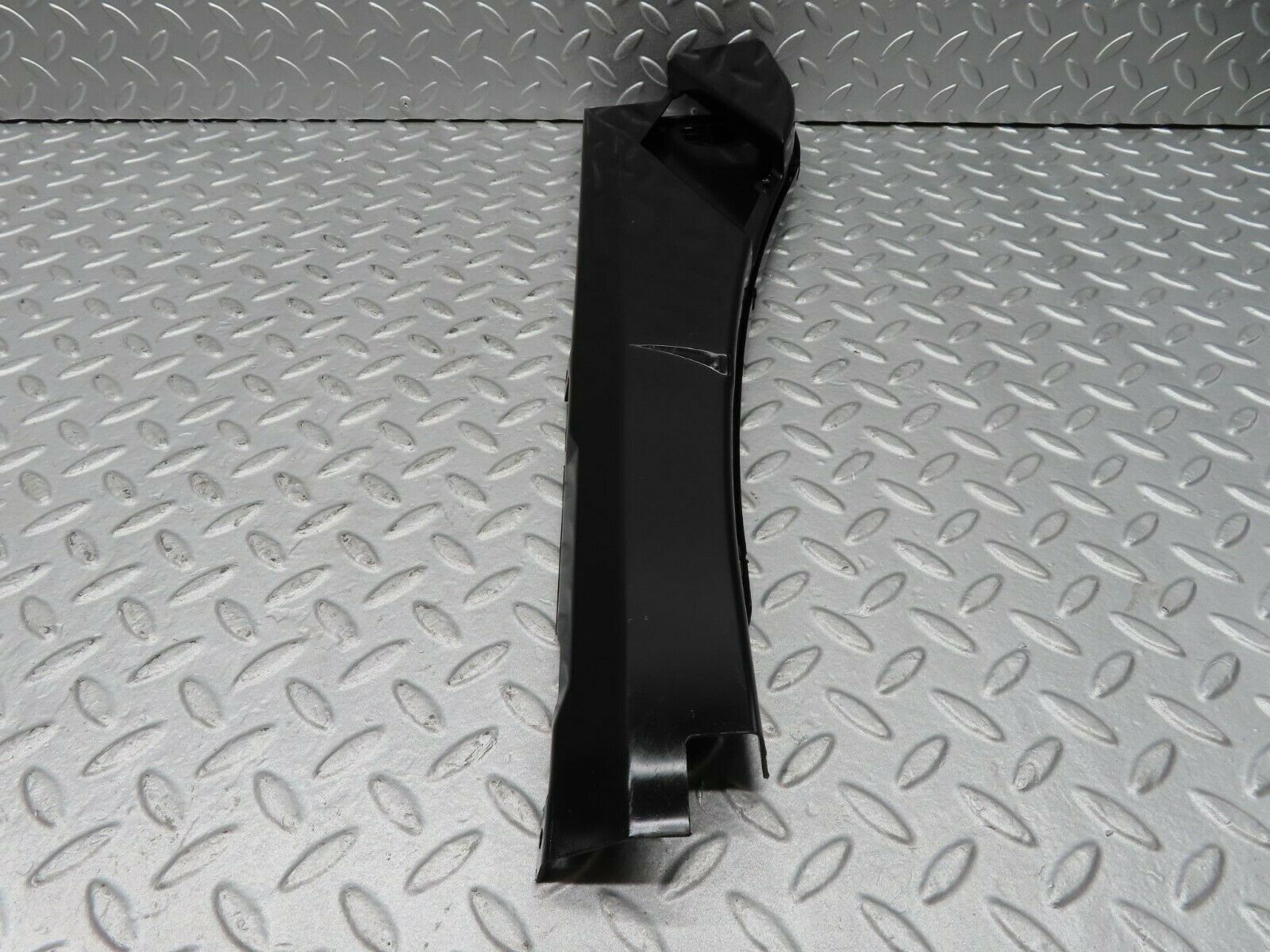 16315 Mercedes-Benz W124 260E Front Left Cable Channel 1248212336