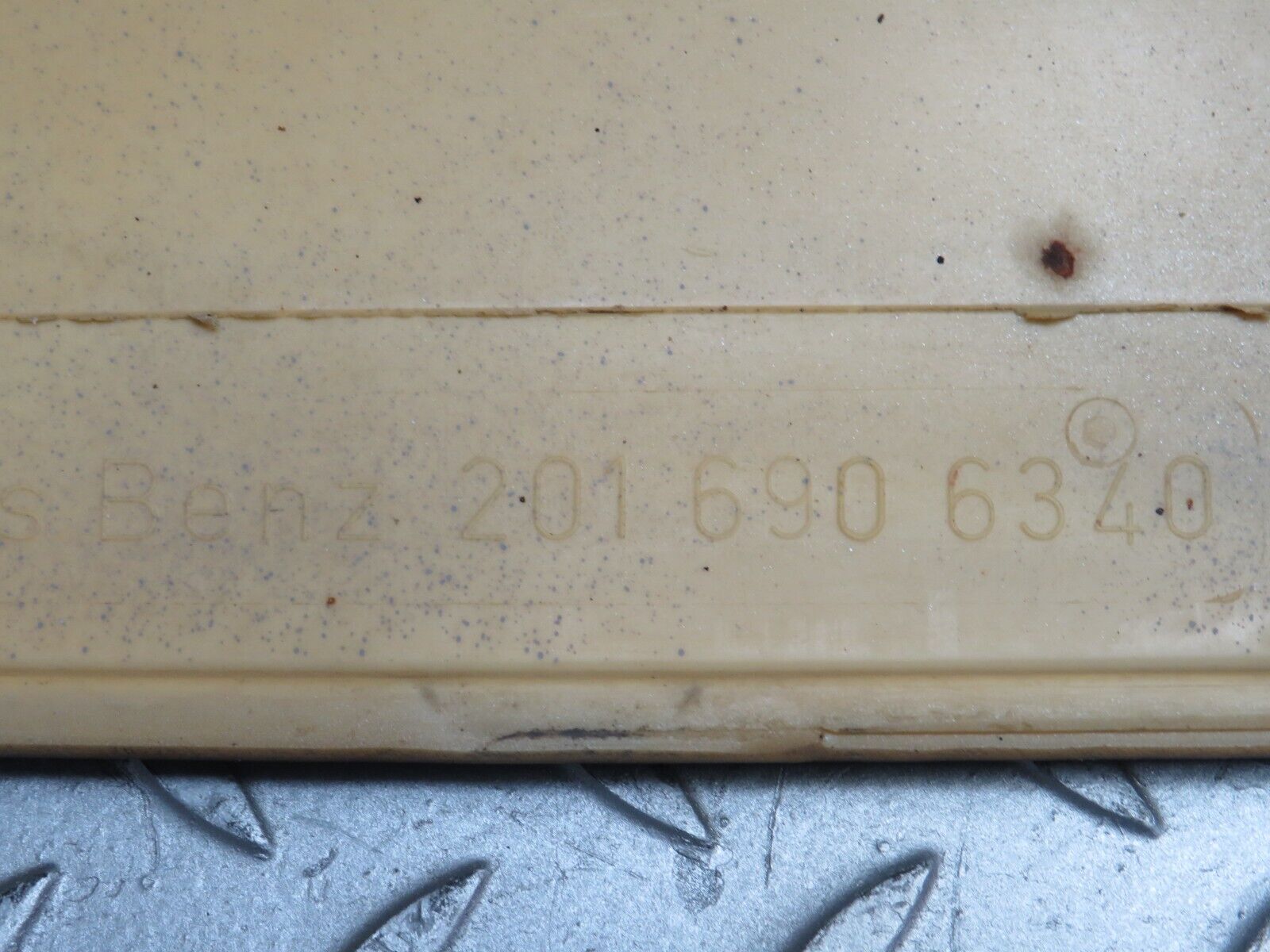 31828 Mercedes-Benz W201 190LE 1.8L Side Skirt Left Side 2016906340