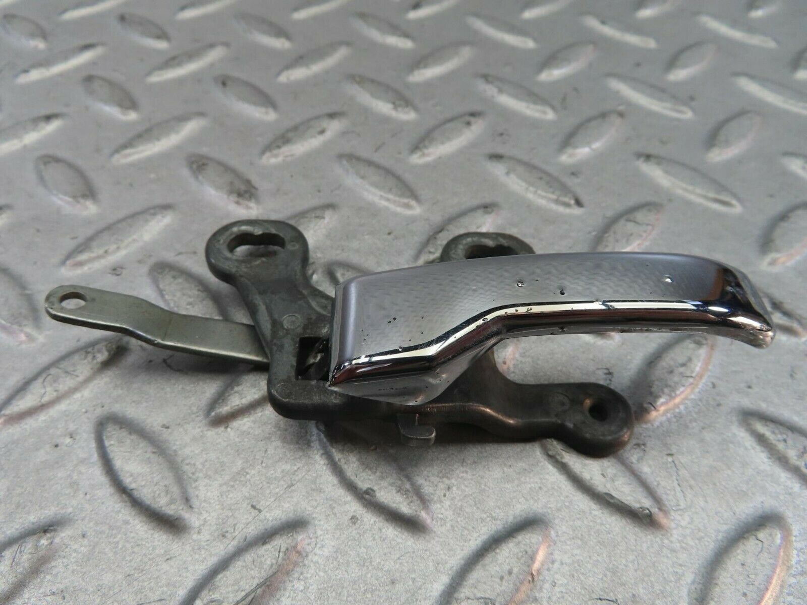 8727 Mercedes-Benz W115 Right Interior Door Handle Chrome 1107660419