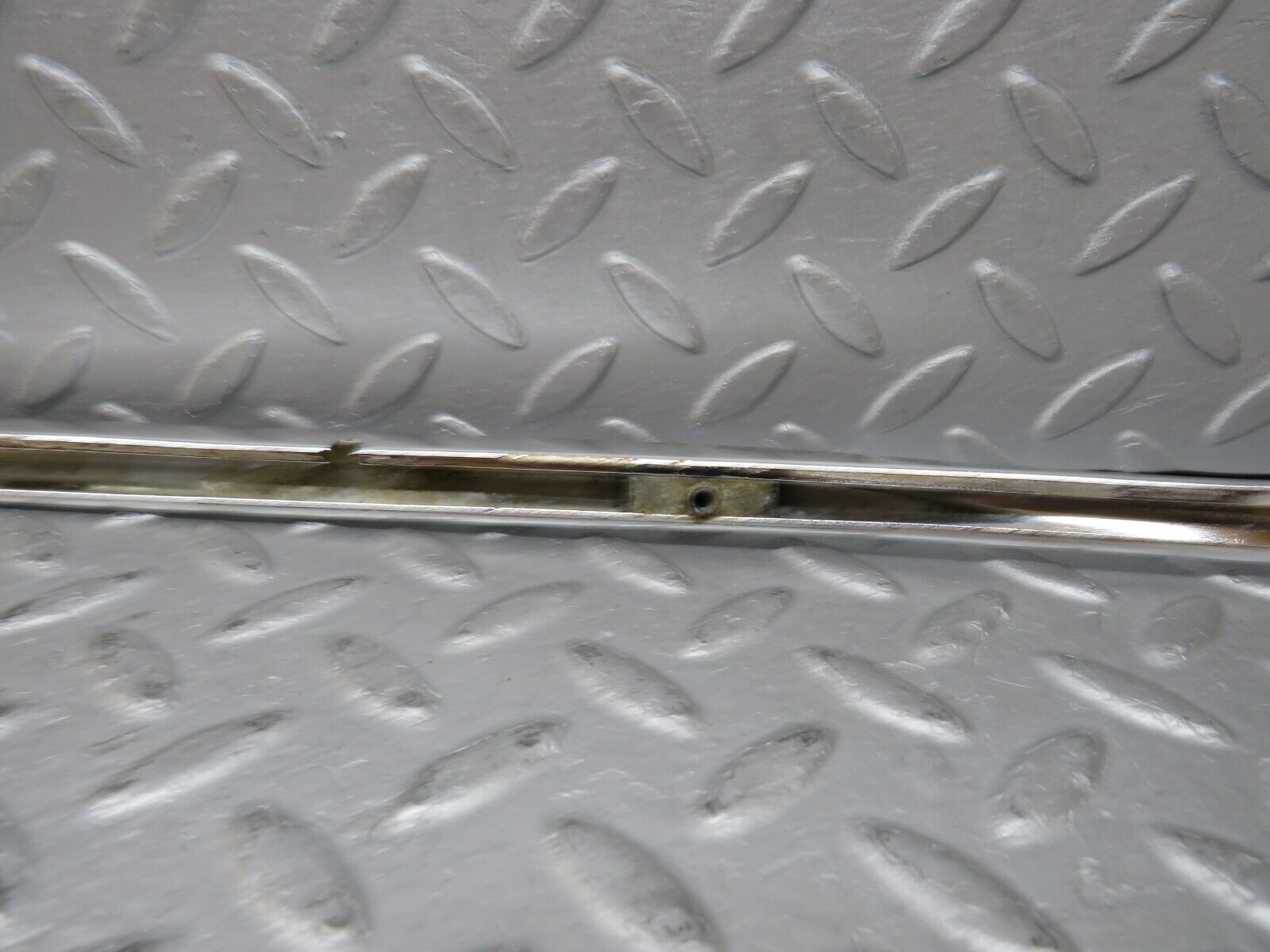 36952 Mercedes-Benz C126 420SEC Coupe Trunk Lid Handle Chrome