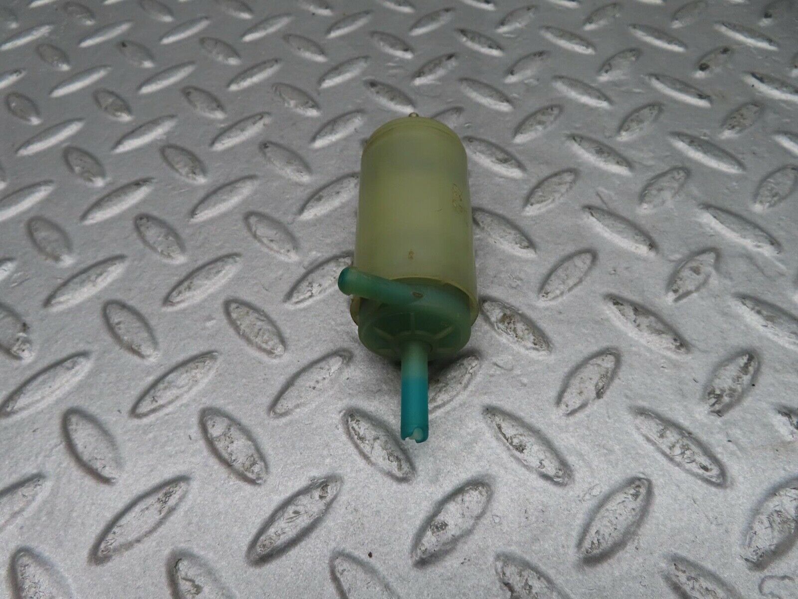 16180 Mercedes-Benz W124 260E Windscreen Washer Pump