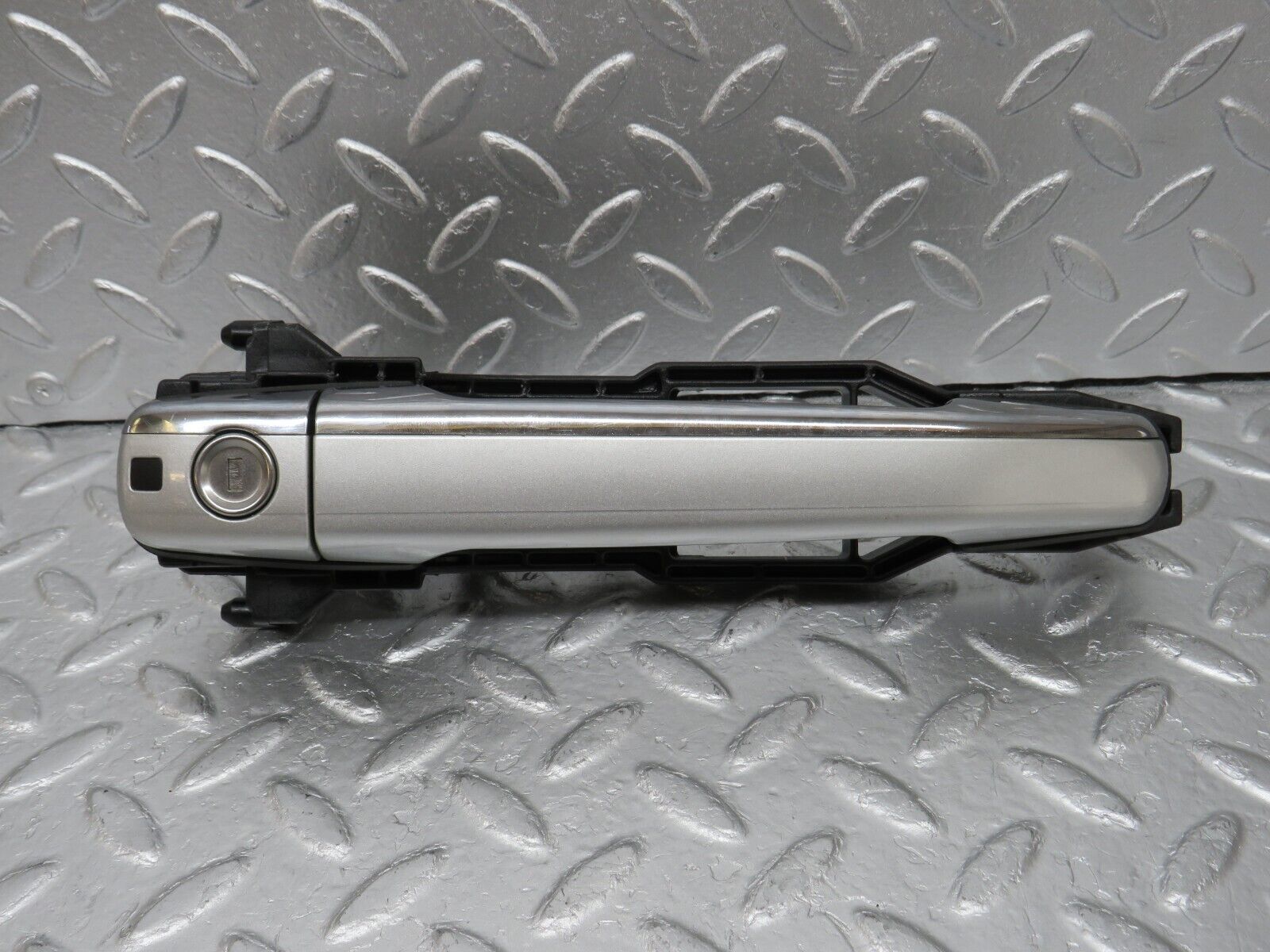 34696 Mercedes-Benz W210 320E Front Right Exterior Door Handle No Key