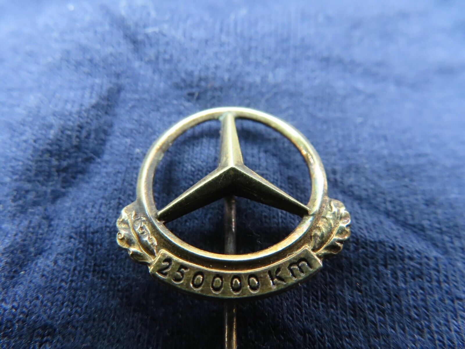 13107 Mercedes-Benz Award Badge Lapel Pin 250000 Km Gold Plated
