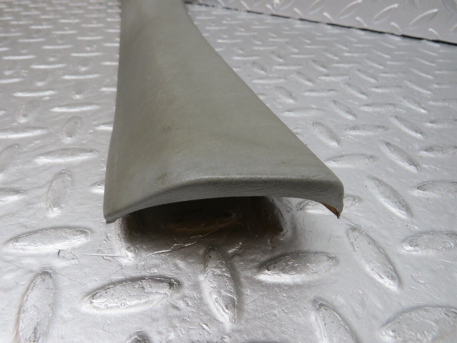 36060 Mercedes-Benz W126 420SE A Pillar Interior Cover Left Side Grey