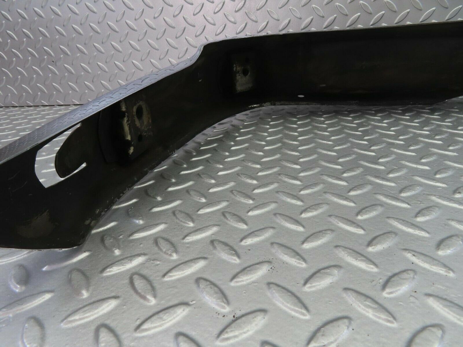 10639 Mercedes-Benz W108 Front Left Bumper Corner