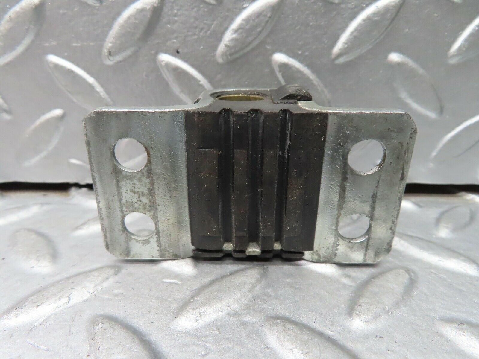 21516 Mercedes-Benz W126 300SE Door Lock Latch Right Side