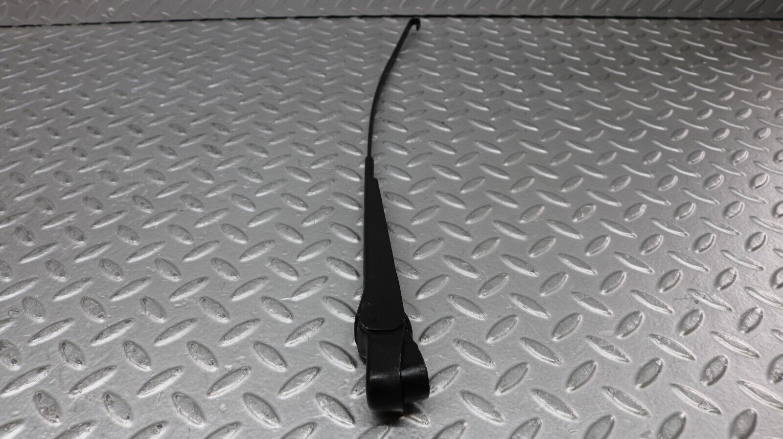 37205 Mercedes-Benz C126 420SEC Coupe Windscreen Wiper Arm Right Side