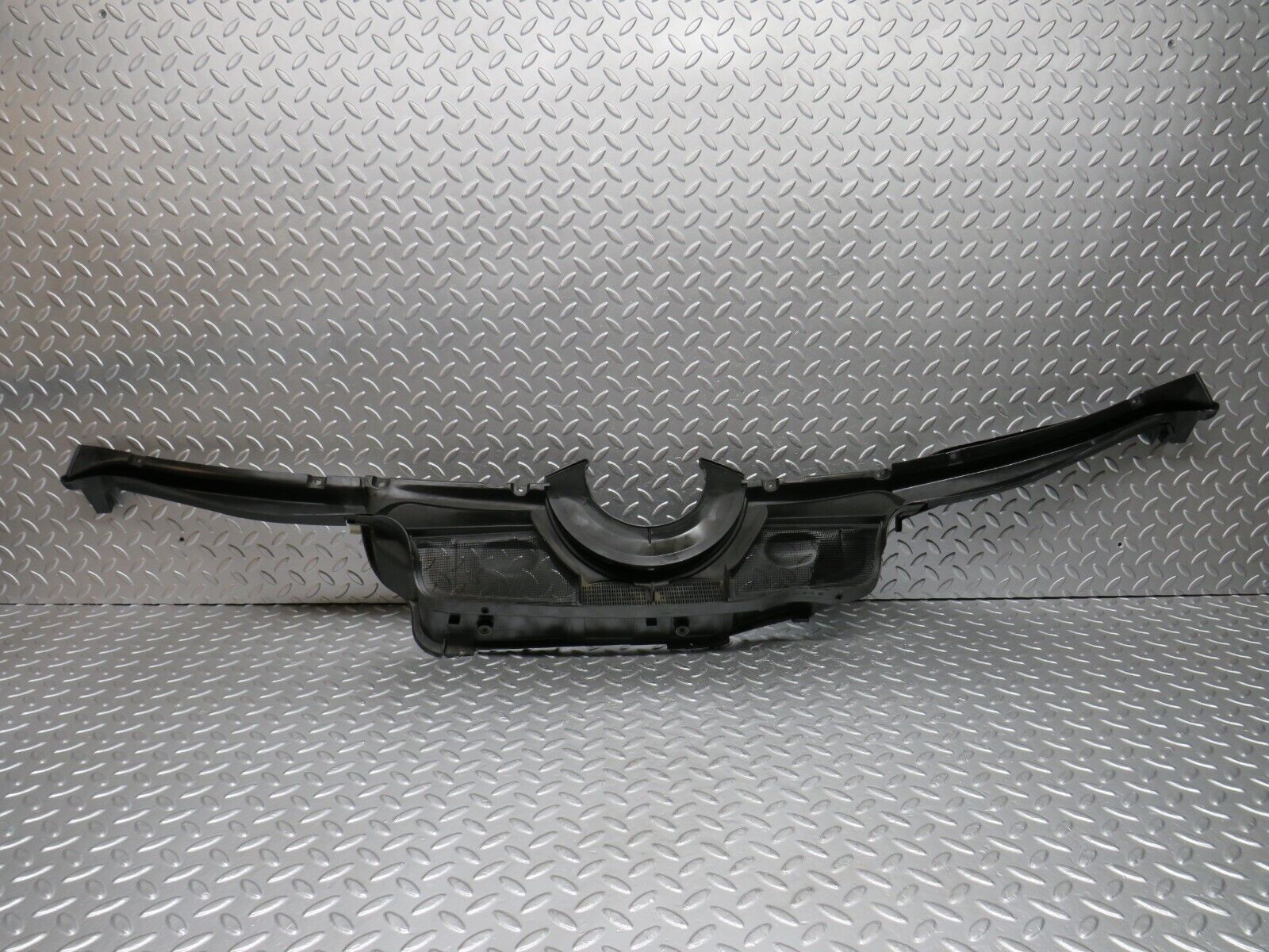 30452 Mercedes-Benz W124 230E Wiper Mechanism Cover Panel 1246200978