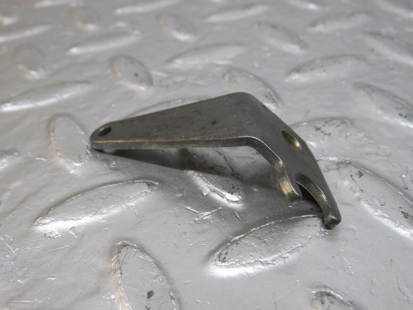 34191 Mercedes-Benz W124 260E Accelerator Cable Bracket Holder