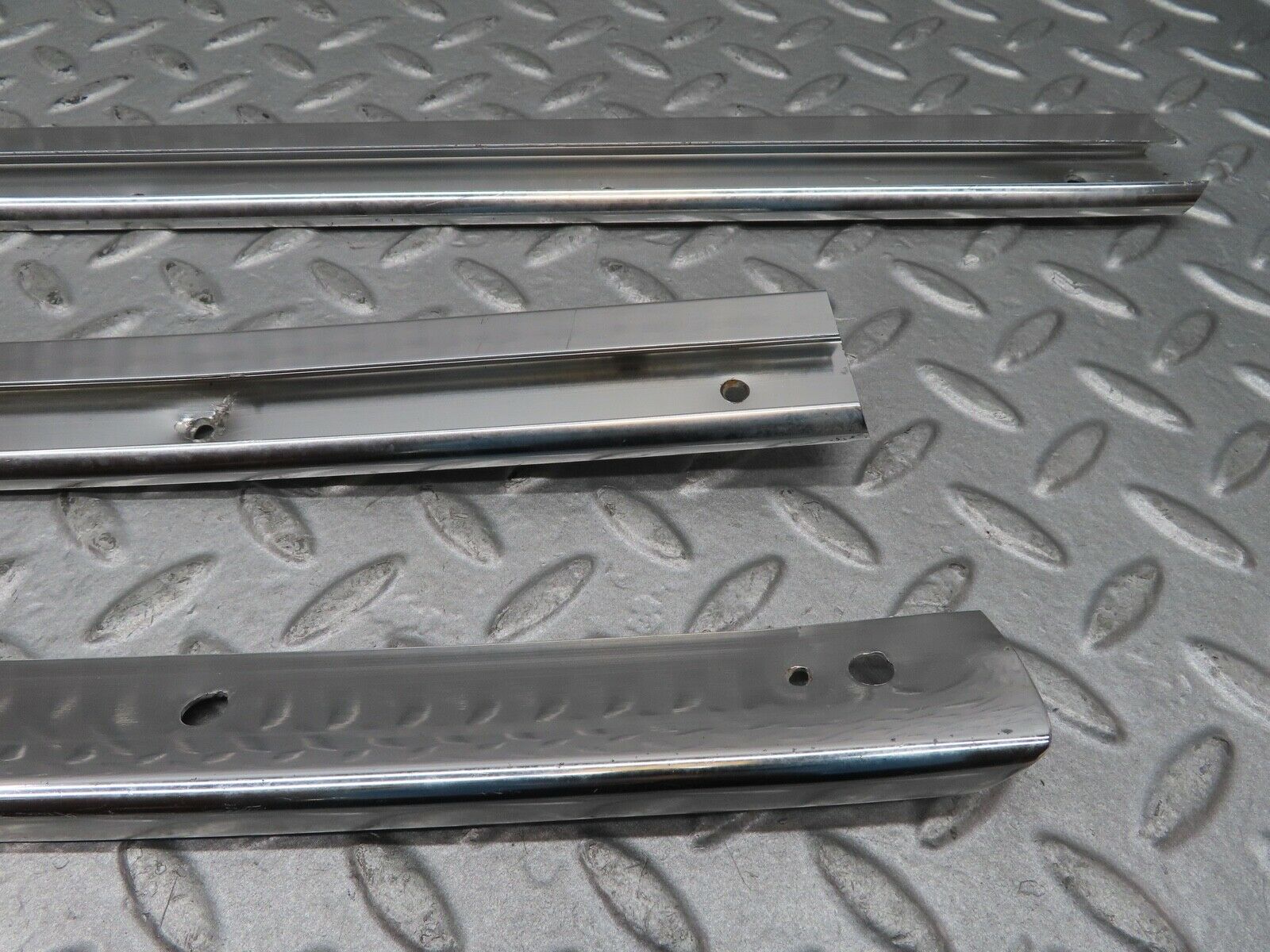 16759 Mercedes-Benz C107 380SLC Roof Chrome Moulding Trim Right Side