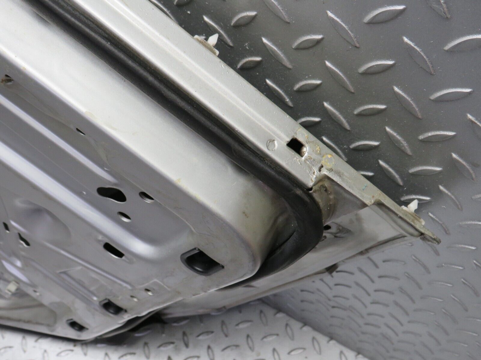 31824 Mercedes-Benz W201 190LE 1.8L Front Right Door