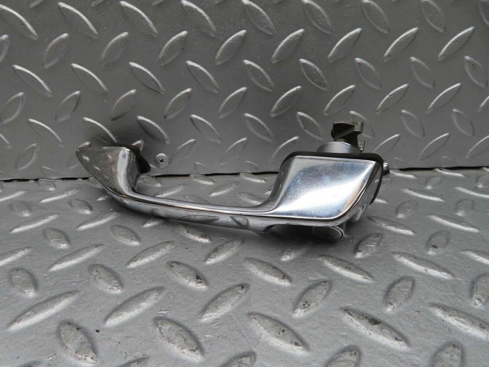 12456 Mercedes-Benz W108 Chrome Door Handle Front Left No key