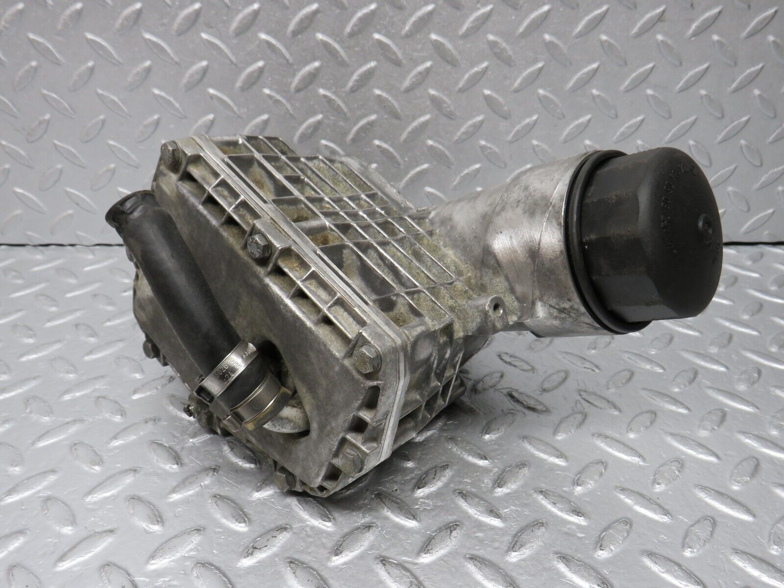 38621 Mercedes-Benz R129 280SL Coupe Oil Filter Housing 1041840608