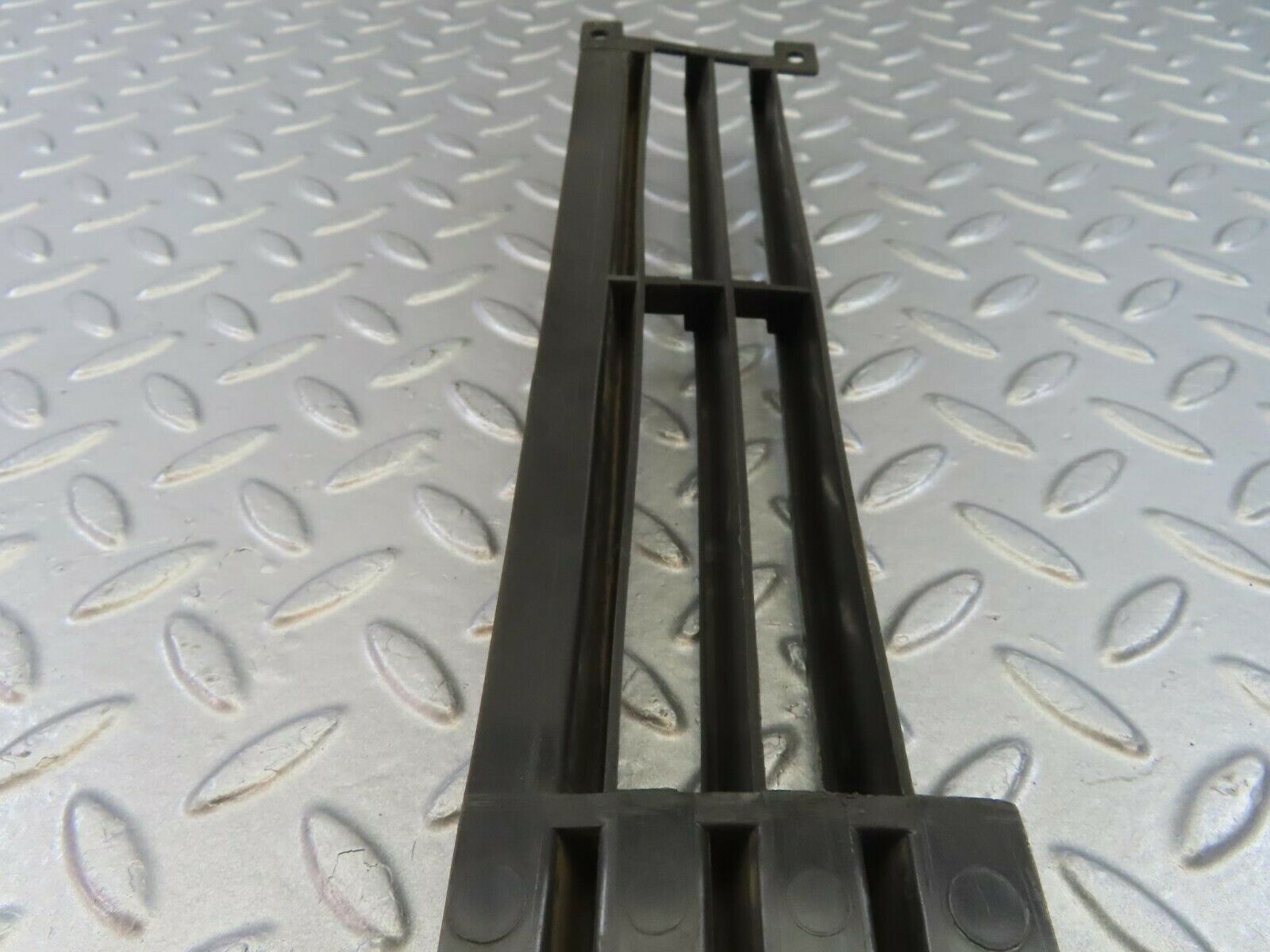 8861 Mercedes-Benz W115 Front Lower Grill Right