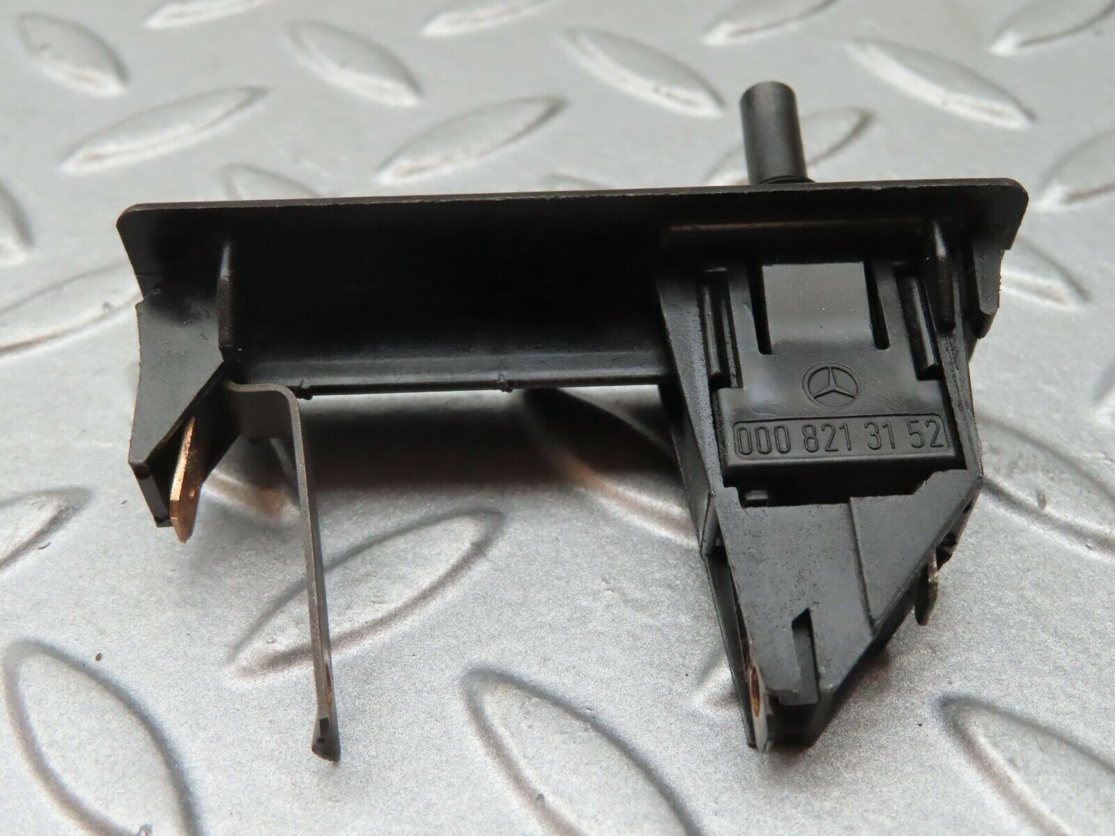 4204 Mercedes-Benz V123 240D LWB Trunk Lighting 1158202511