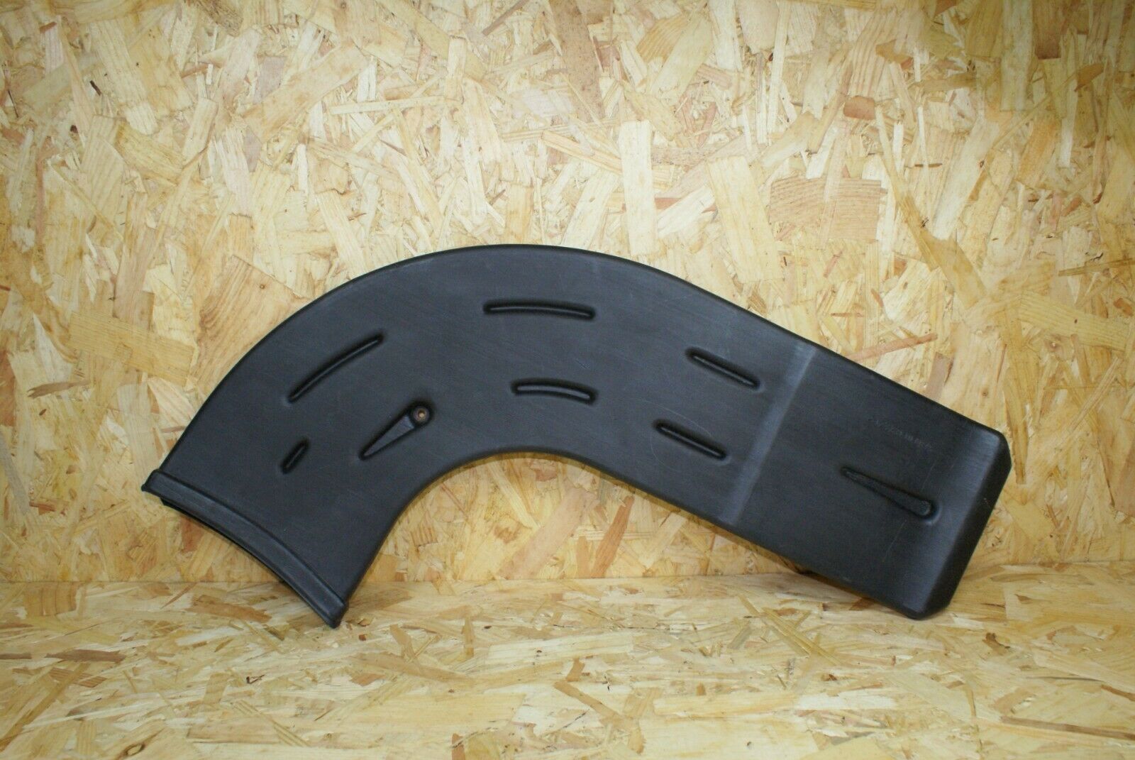 2225 Mercedes-Benz W123 280E Air Duct Pipe Right 1238311046