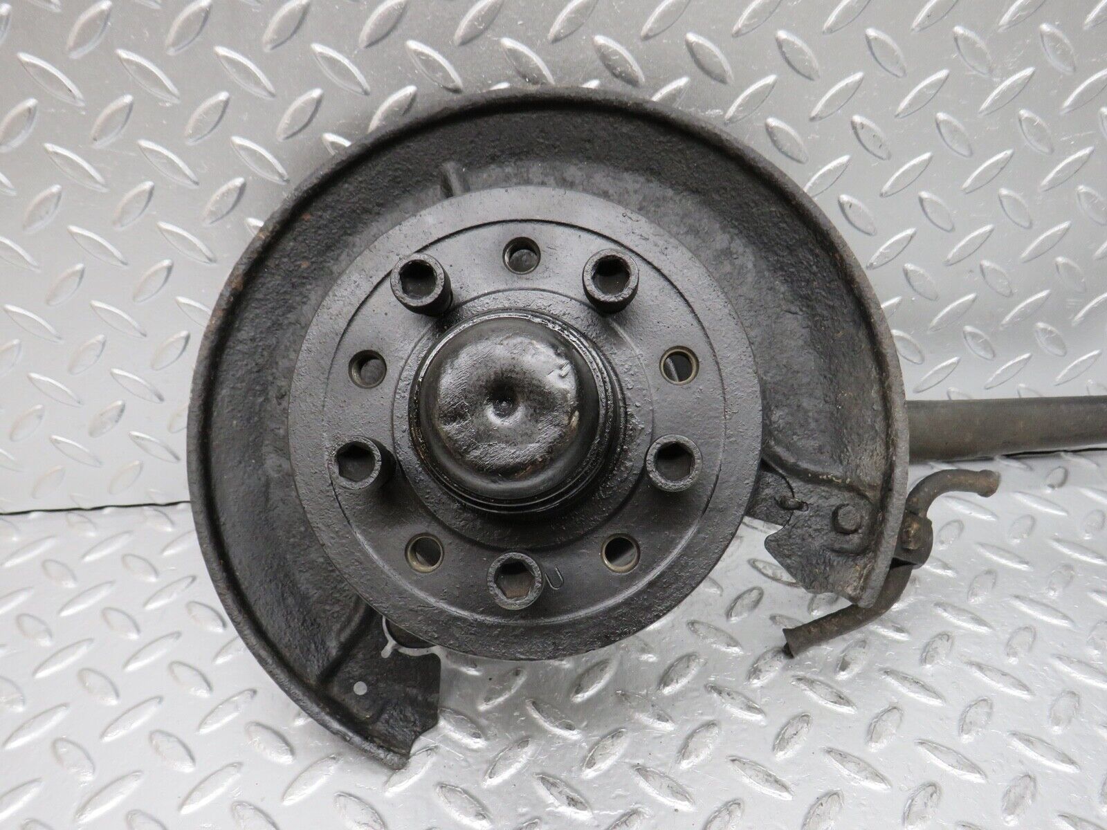 0381 Mercedes-Benz W108 280SE Complete Wheel Hub Front Left