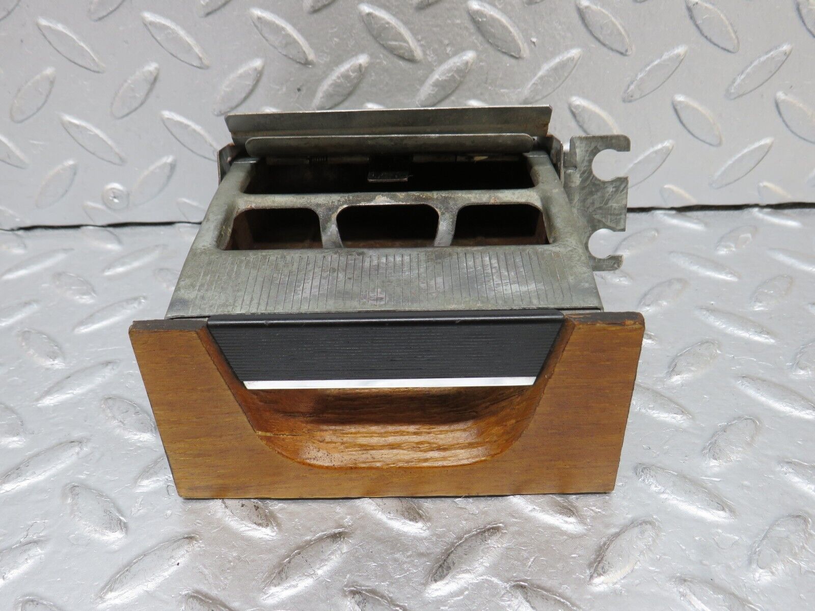 37552 Mercedes-Benz W109 300SEL Centre Console Ashtray Wood Finish