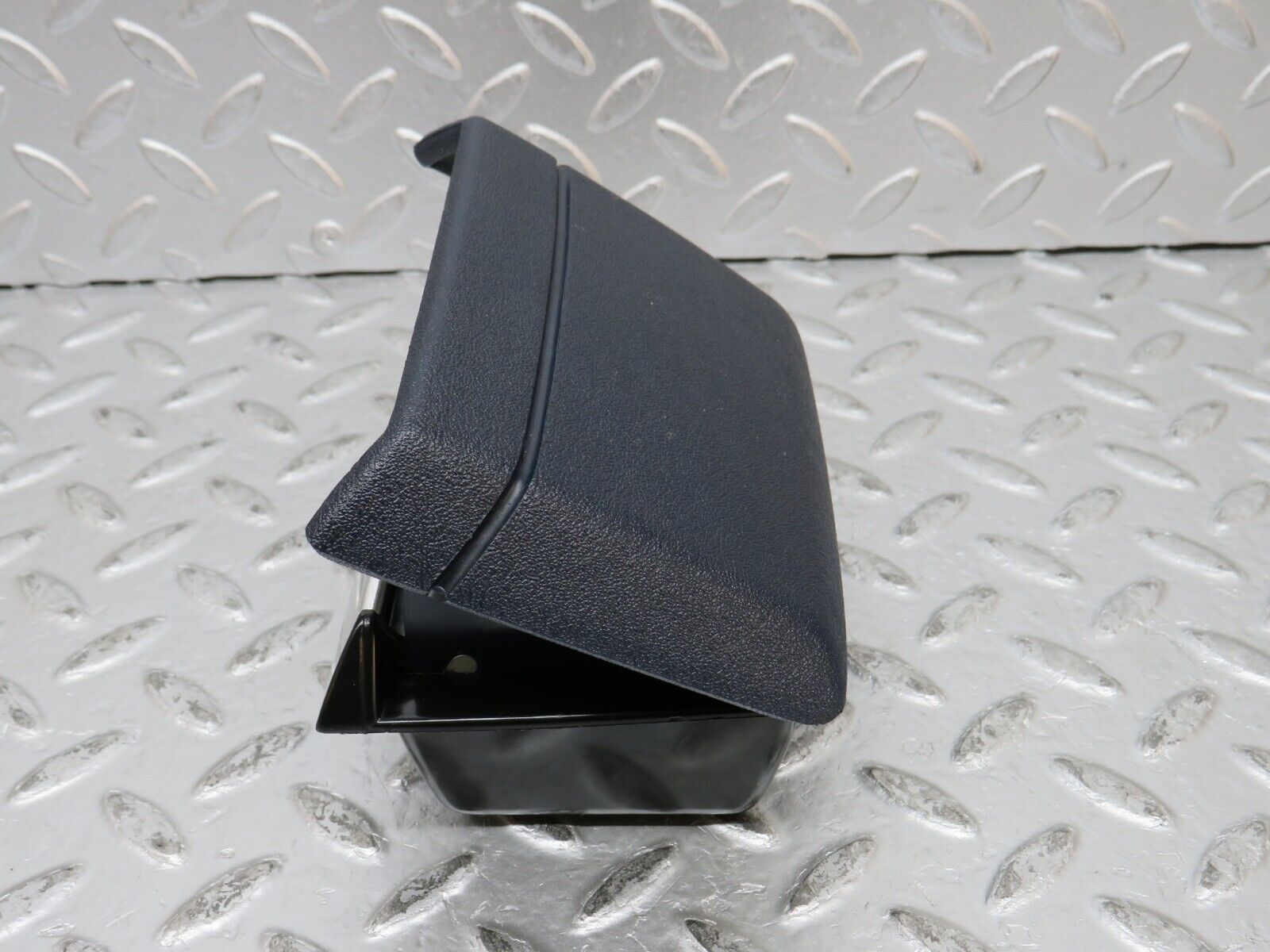 31967 Mercedes-Benz W123 230E Rear Door Ashtray Blue