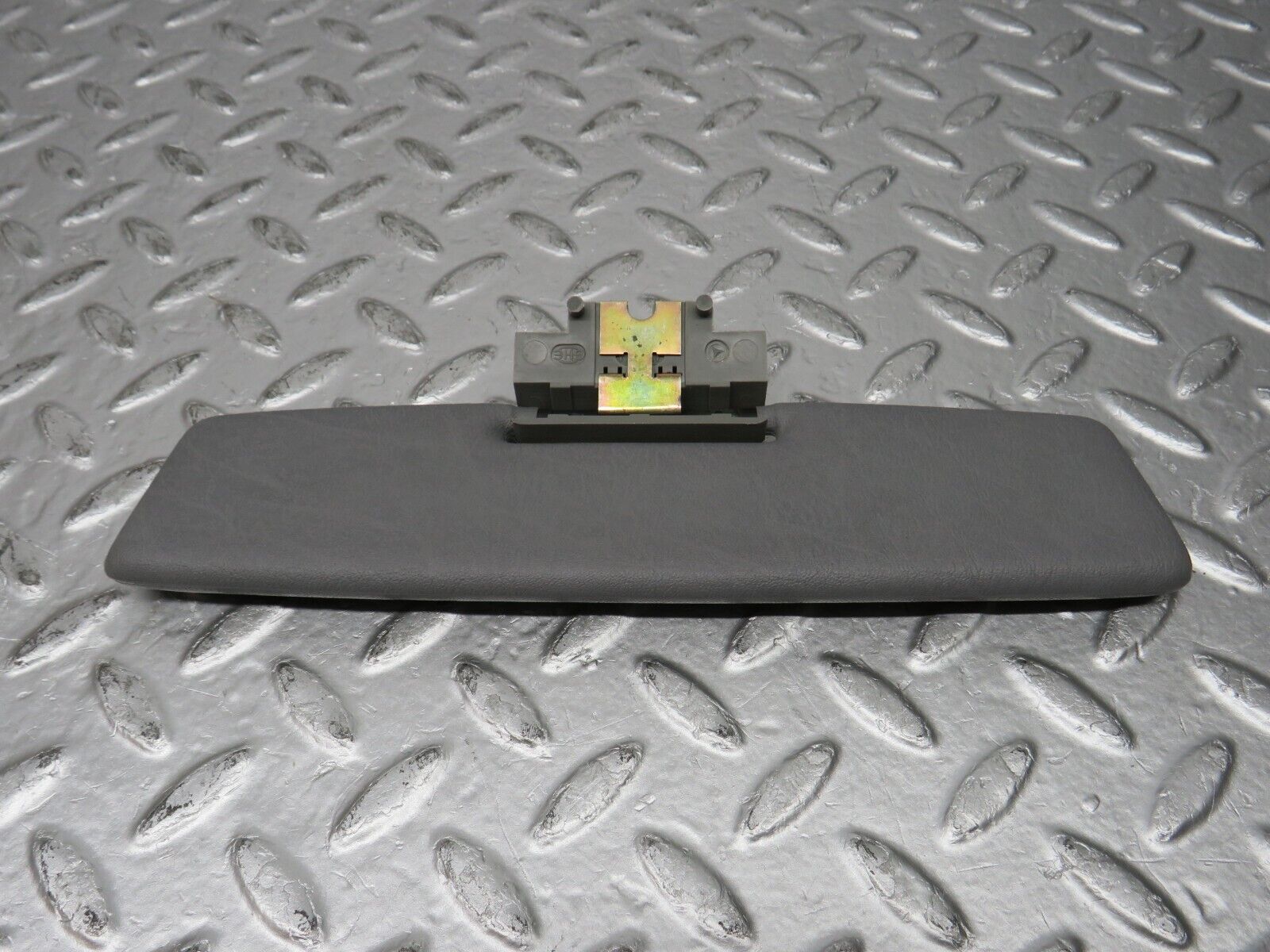 32400 Mercedes-Benz S124 300TE Wagon Middle Sun Visor Grey