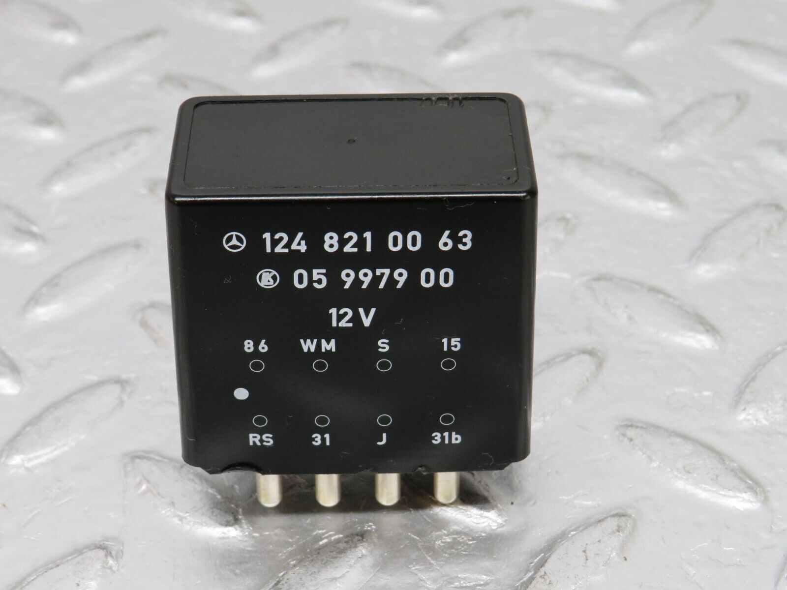 32476 Mercedes-Benz S124 300TE Wagon Rear Windscreen Wiper Relay 1248210063