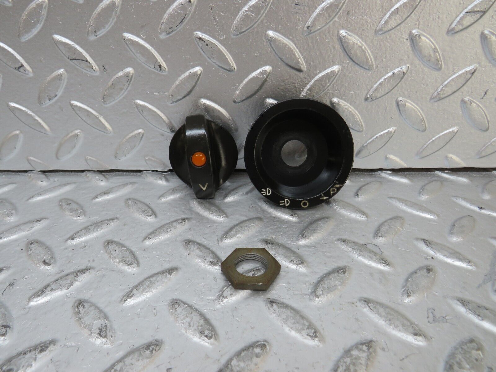 26162 Mercedes-Benz W116 450SE Headlight Switch Black Collar And Knob