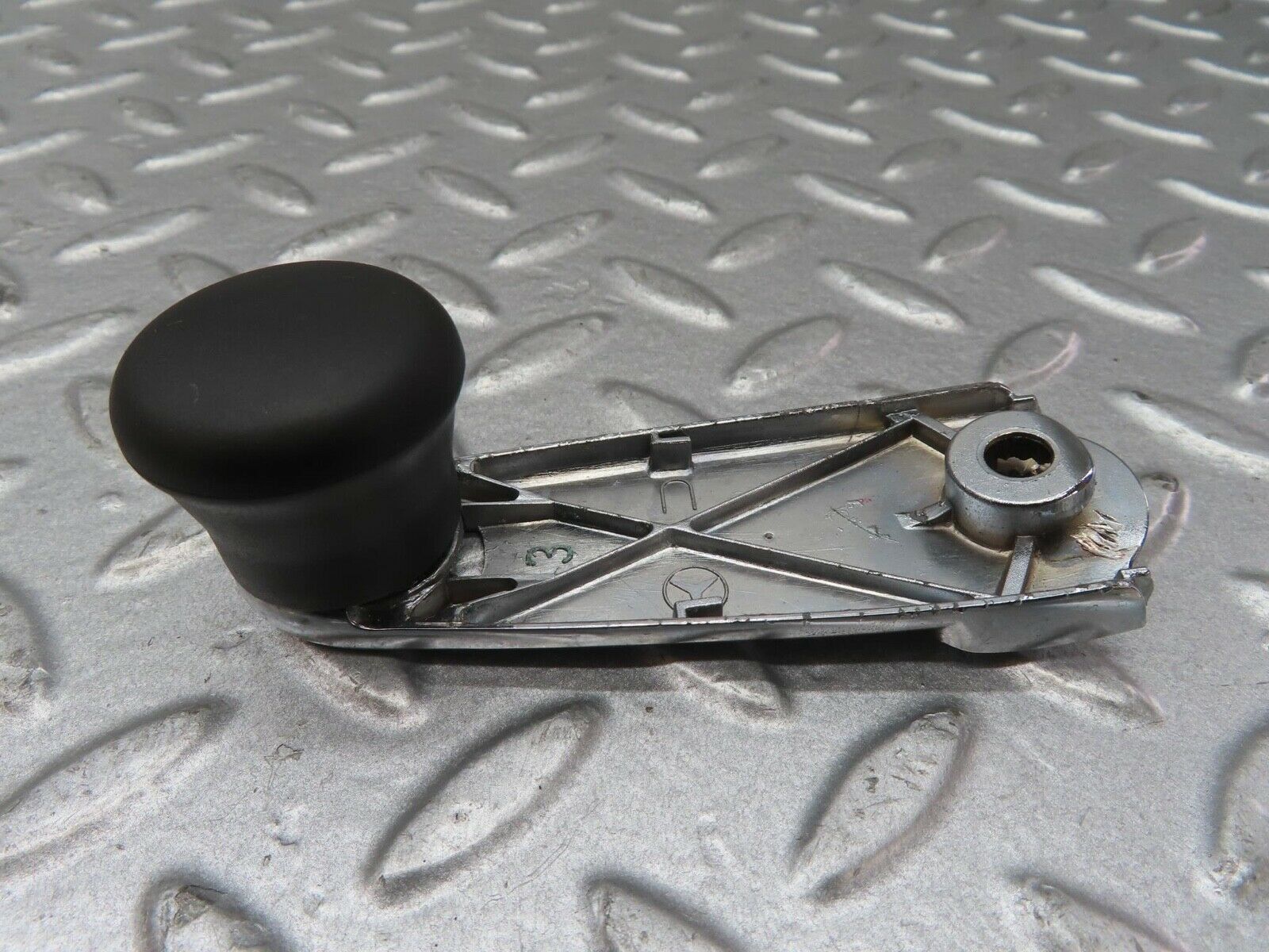 13550 Mercedes-Benz W123 200 Window Lifter Crank Handle