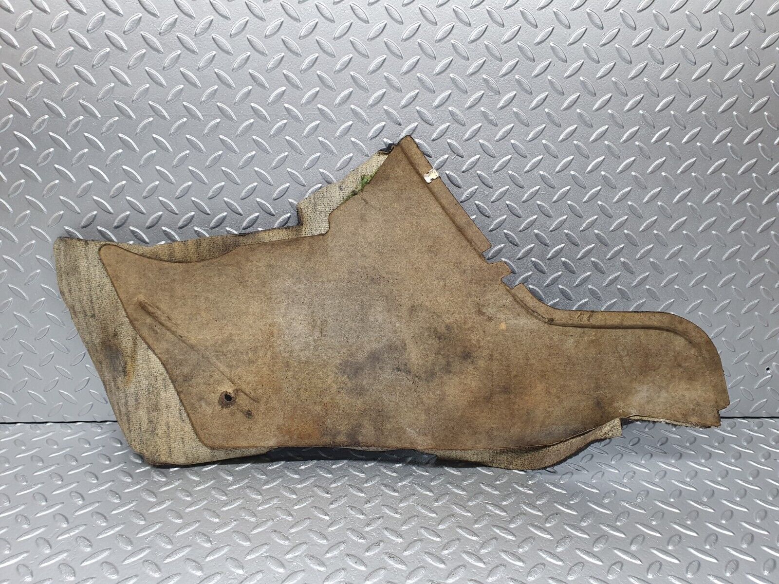 40720 Mercedes-Benz W123 300D Centre Console Carpet Right Side Black