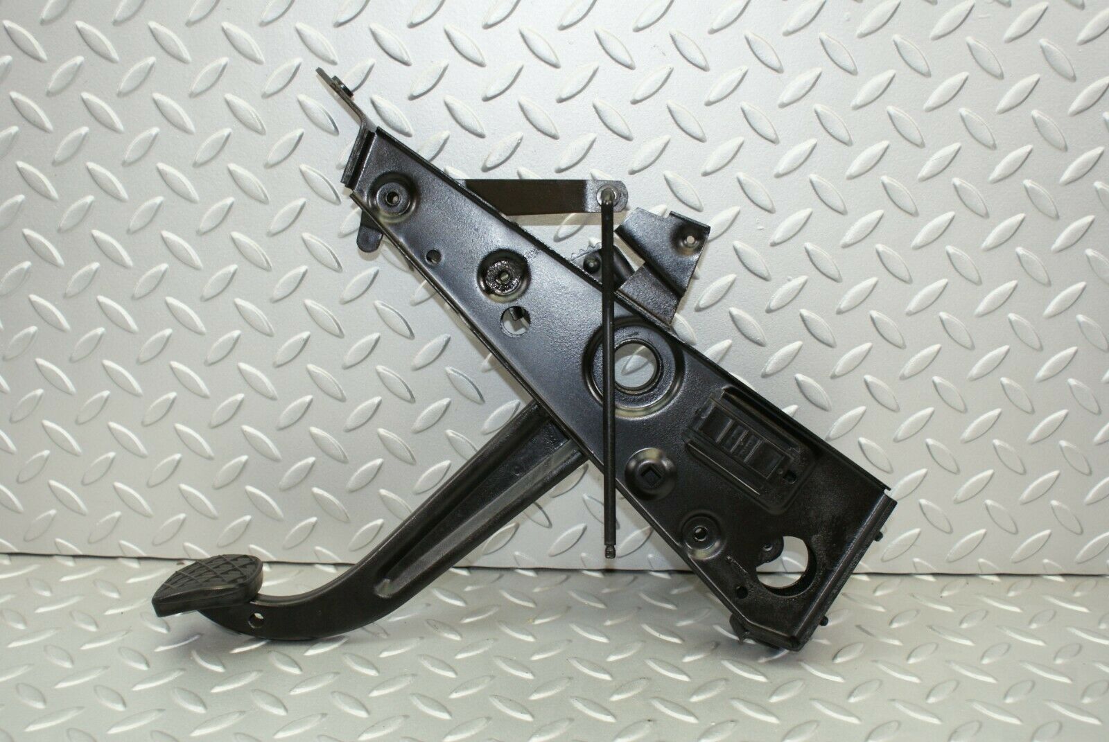 3167 Mercedes-Benz W115 220D Parking Brake Pedal Mechanism