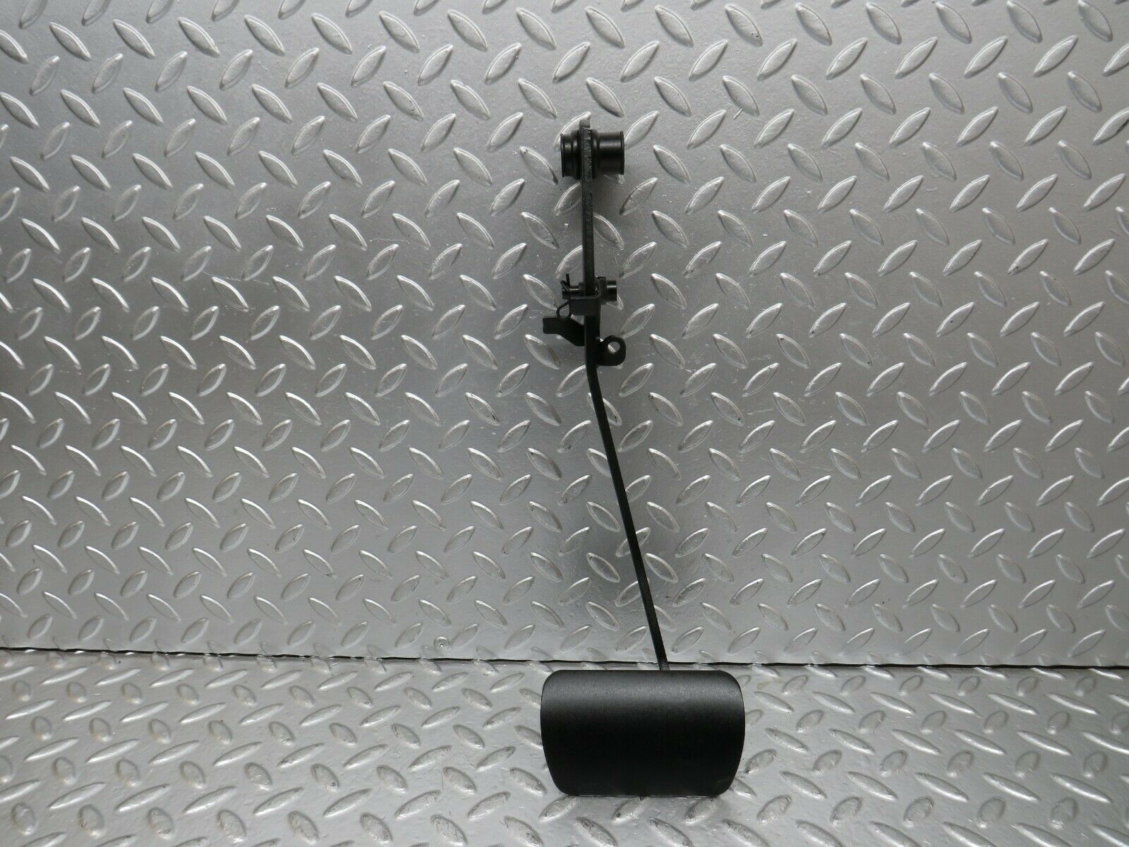 24243 Mercedes-Benz S124 220TE Wagon Brake Pedal