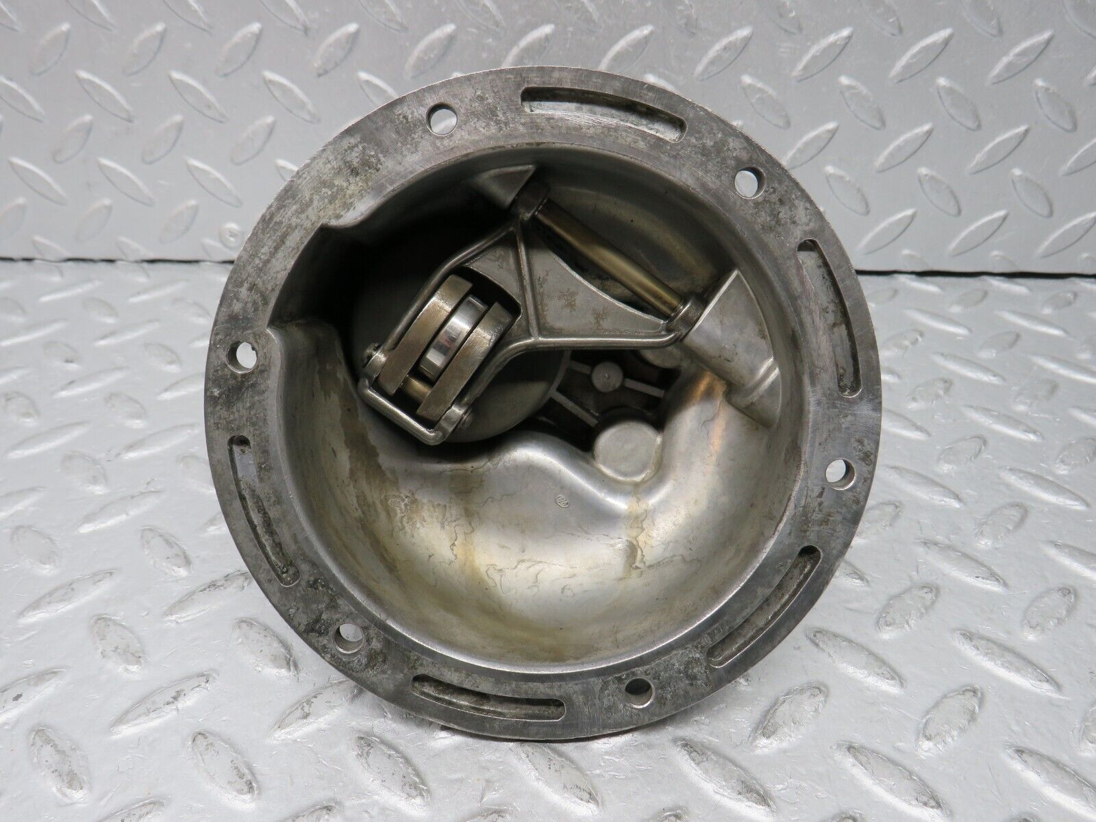 35909 Mercedes-Benz 240D OM616.912 Vacuum Pump Pierburg DB/U7 5015