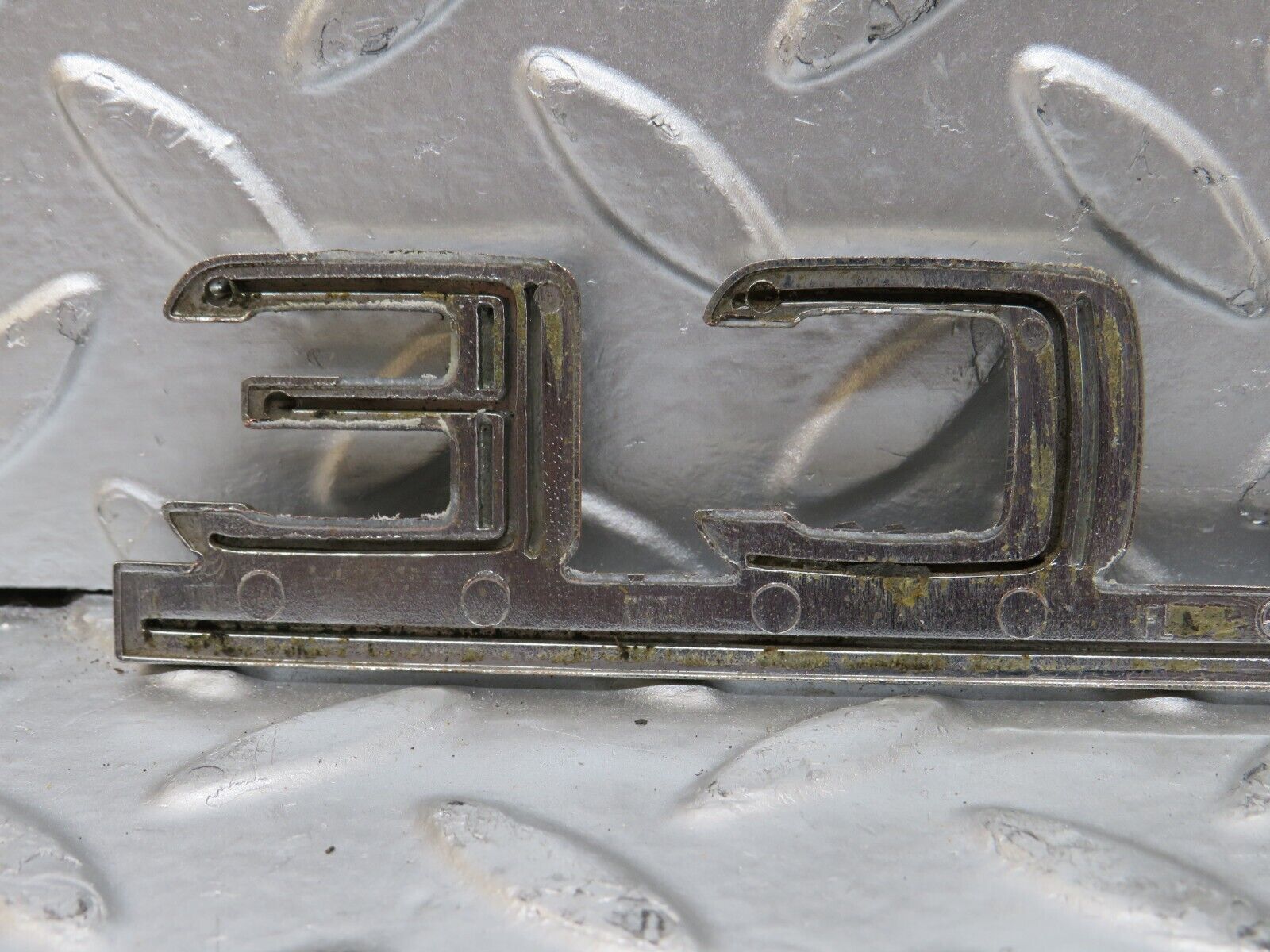 26532 Mercedes-Benz C124 220CE Coupe Trunk Badge Emblem