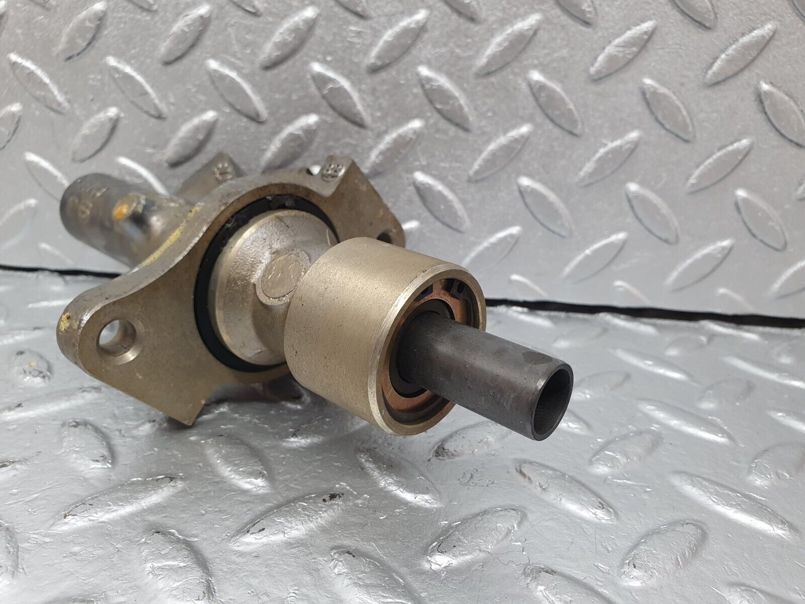 41449 Mercedes-Benz W124 200E Brake Master Cylinder ATE