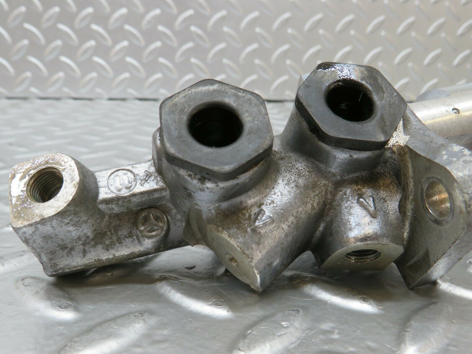 24321 Mercedes-Benz S124 220TE Wagon Brake Master Cylinder Ate